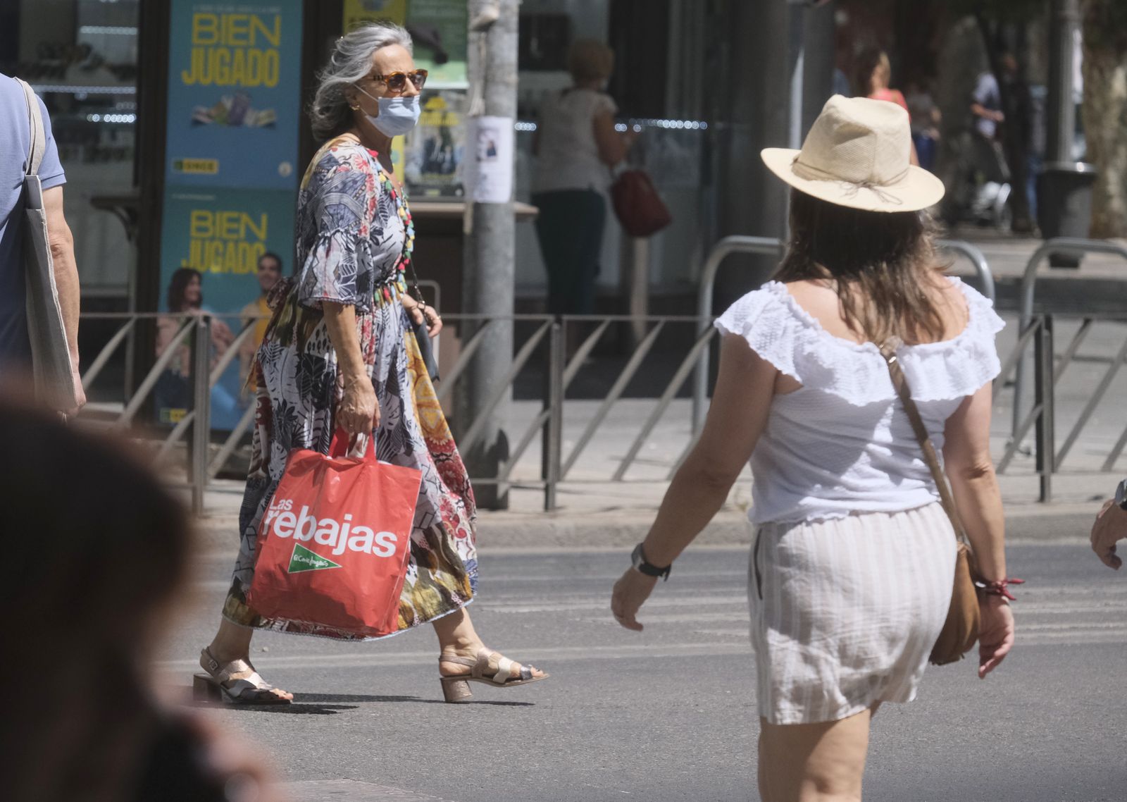 El primer domingo de las rebajas de verano en Córdoba, en imágenes