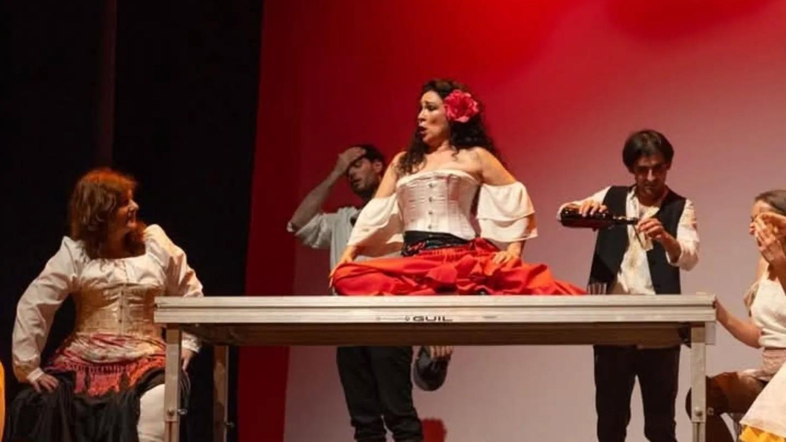 Un momento de la representación de 'En esencia, Carmen'. Un momento de la representación de 'En esencia, Carmen'.