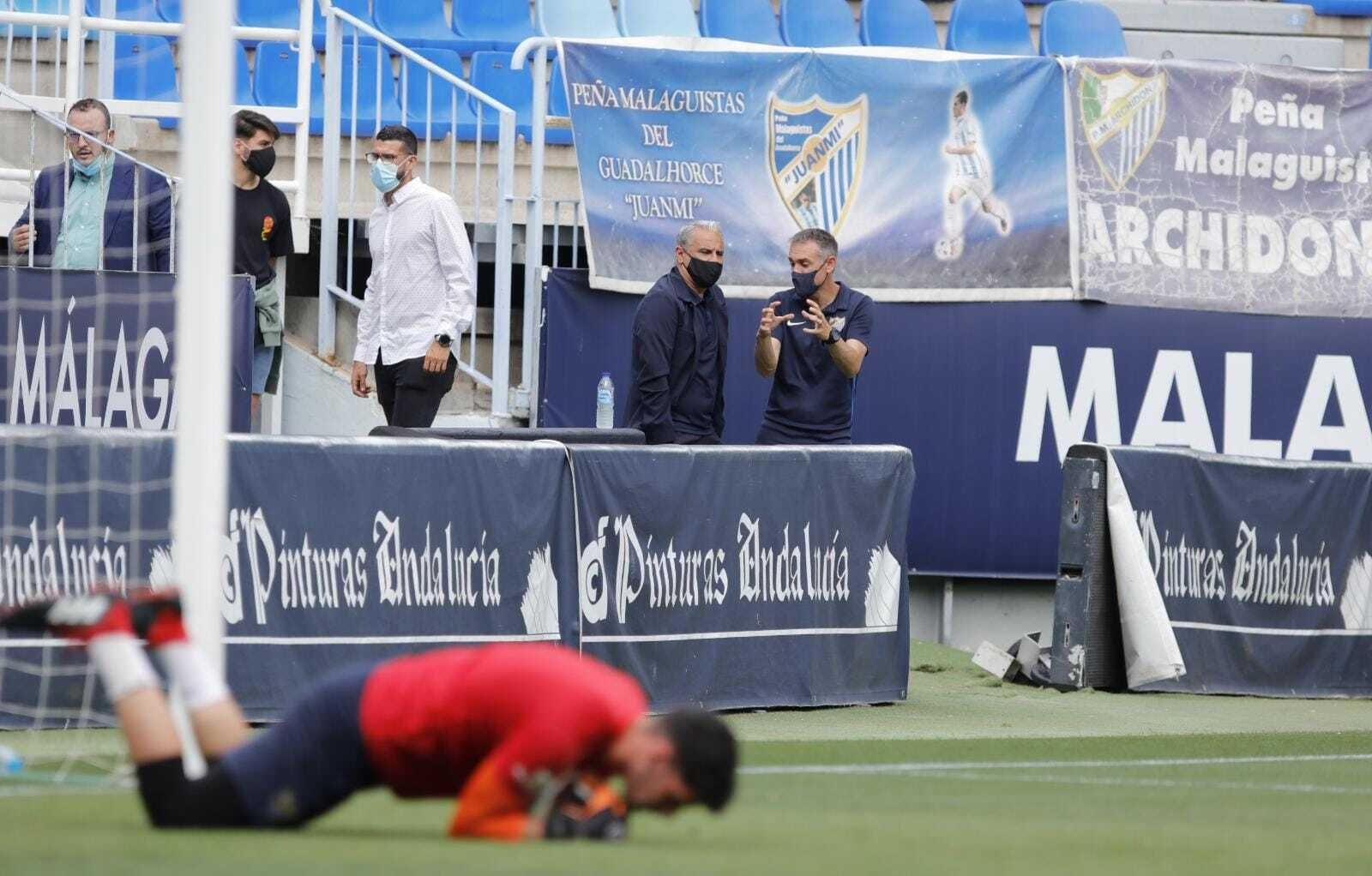 Pellicer y Nacho hablan antes del partido. Pellicer y Nacho hablan antes del partido.