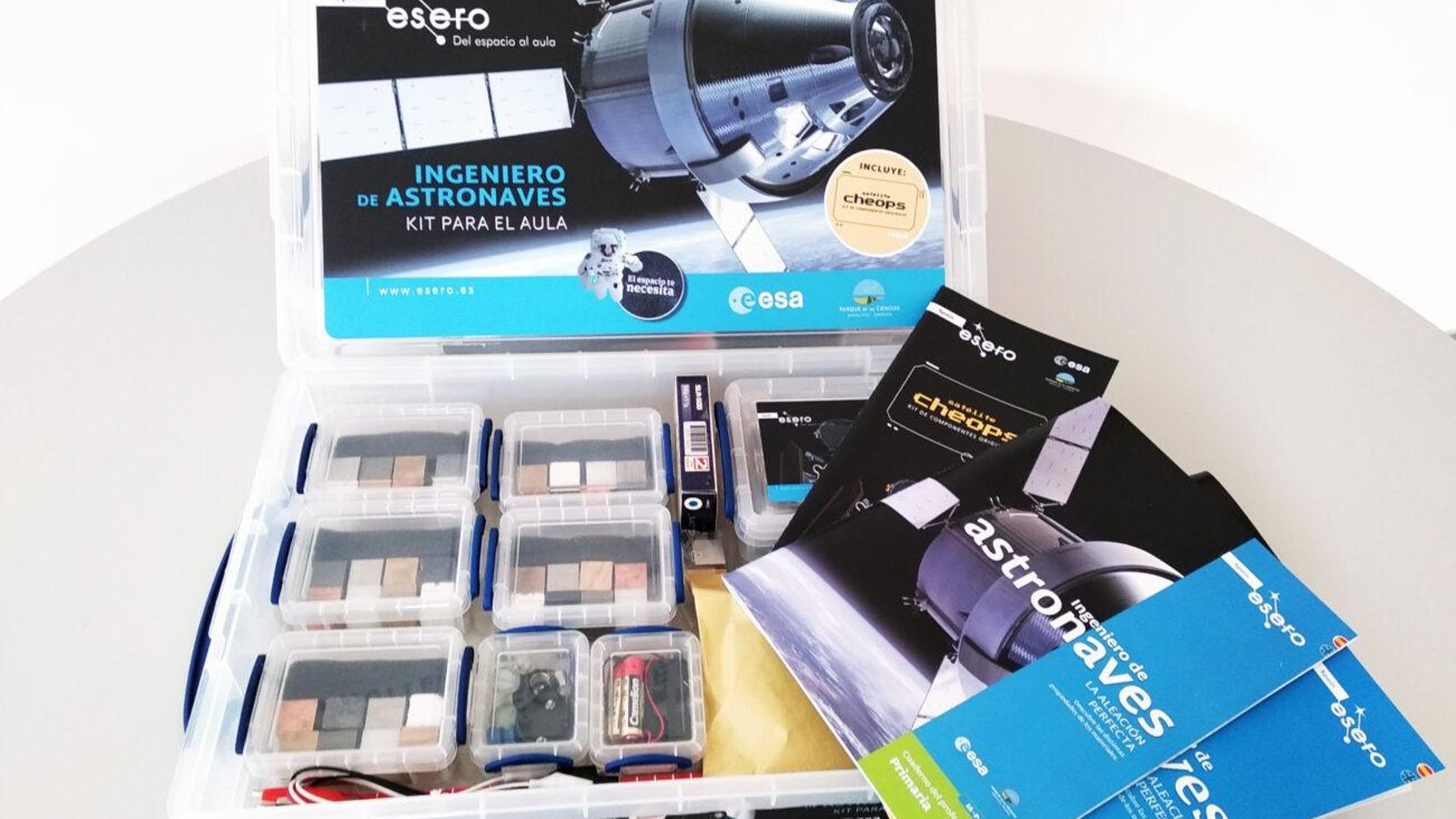 Kit de materiales de Esero para satélites .