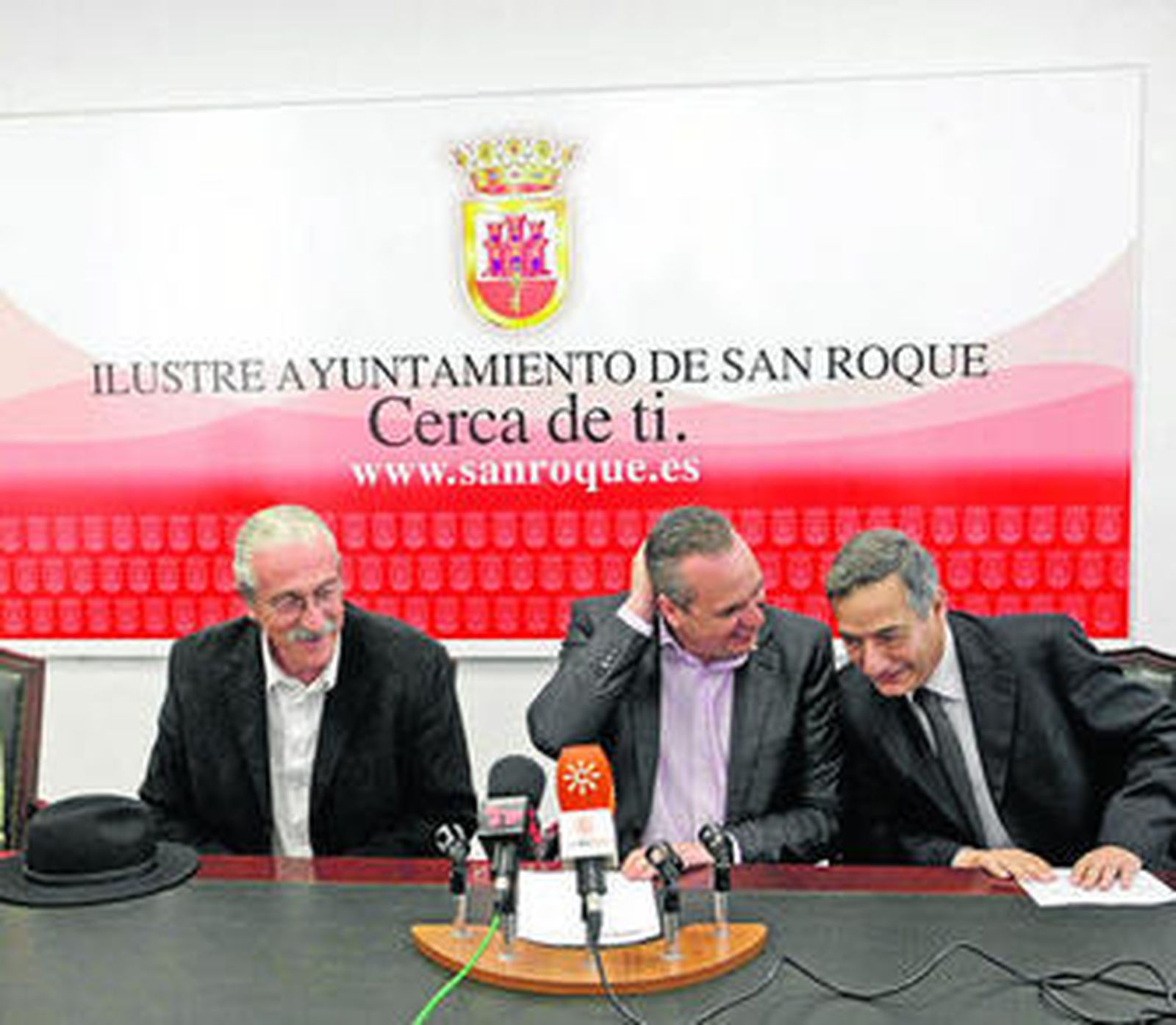 Antoni Gabarre, Ruiz Boix y Ramón Segura, ayer en Alcaldía.