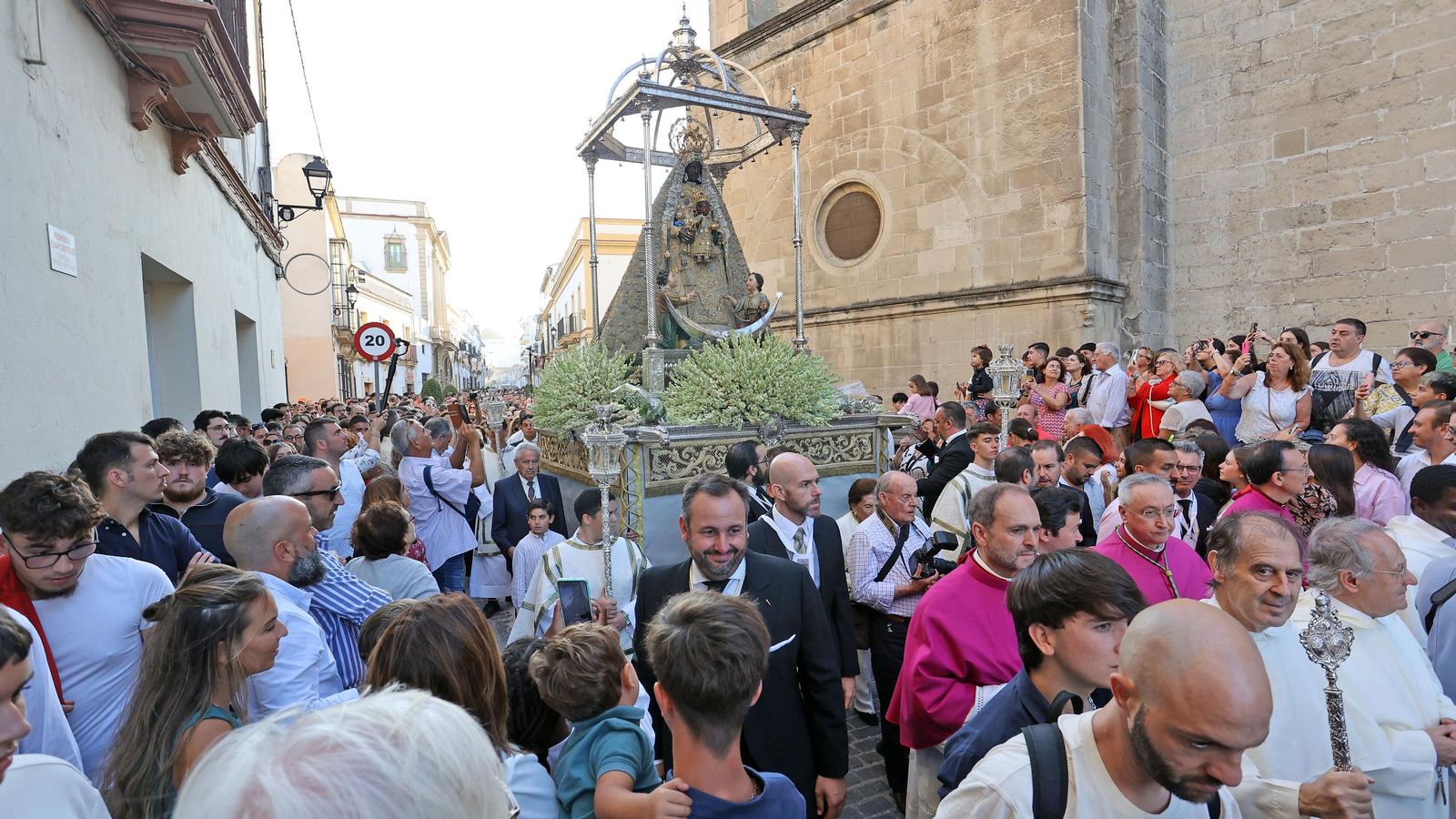 La procesión de la Patrona de Jerez en imágenes