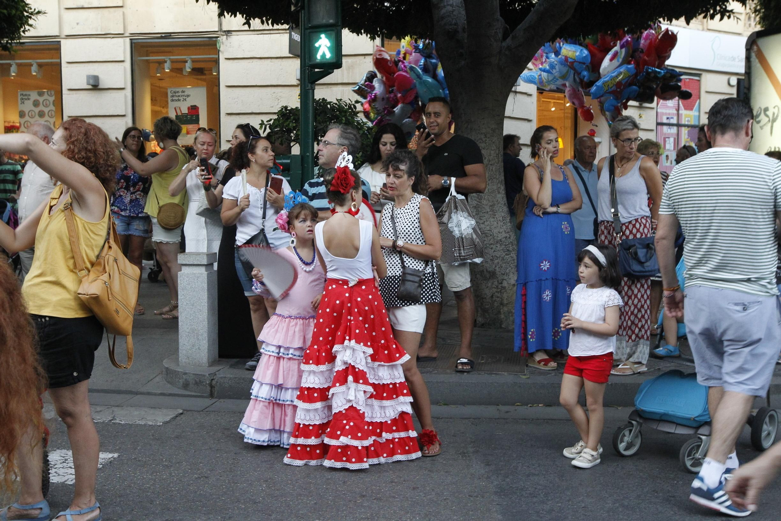 Fotogalería gigantes y cabezudos. Feria de Almería 2019