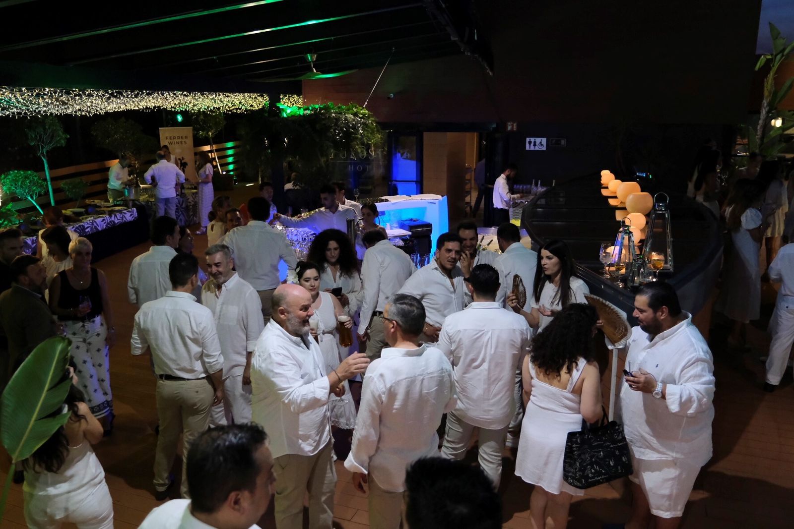 La Fiesta Blanca La Terraza Eurostars Palace de Córdoba, en imágenes