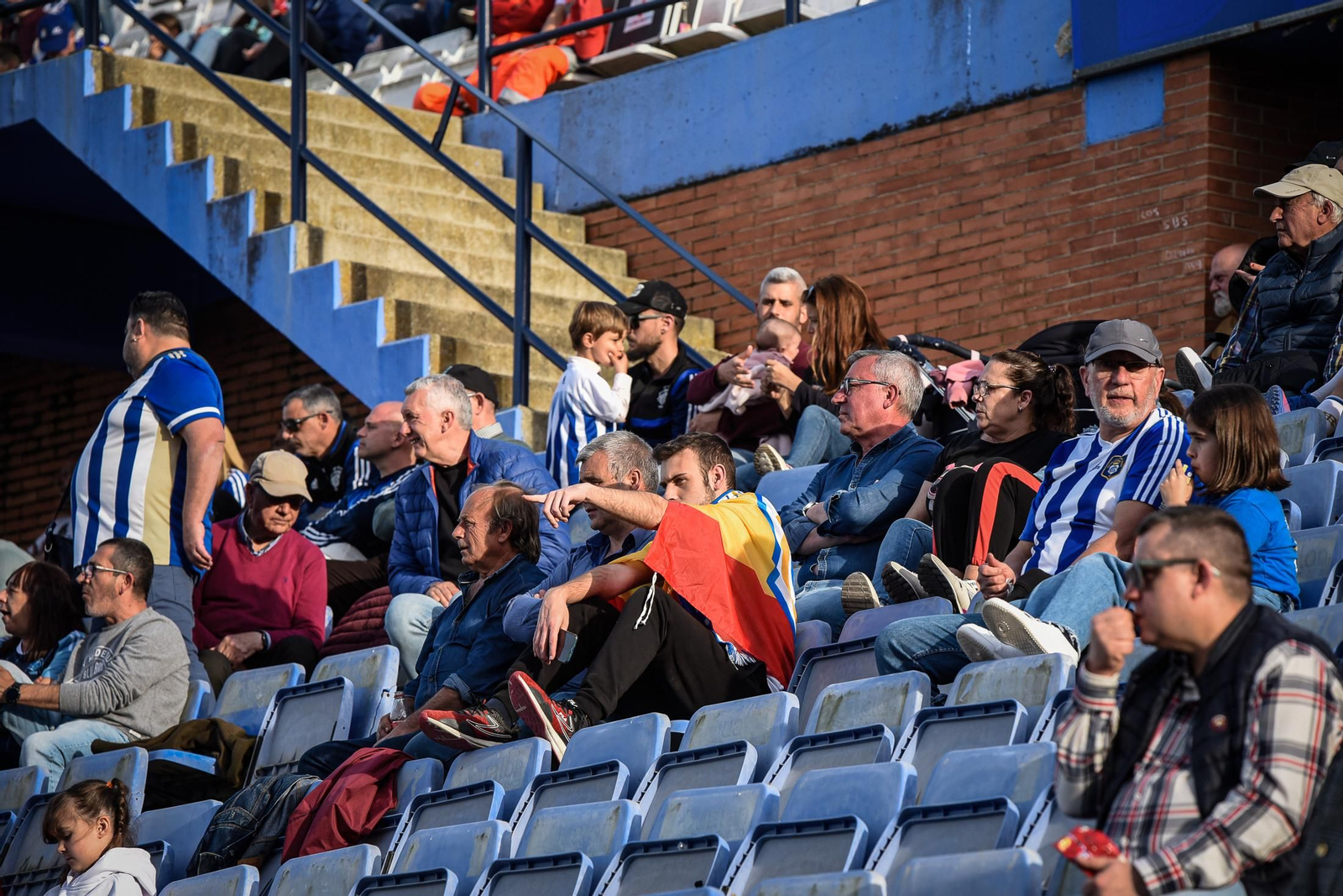 Imágenes de la afición en el Recreativo - Granada