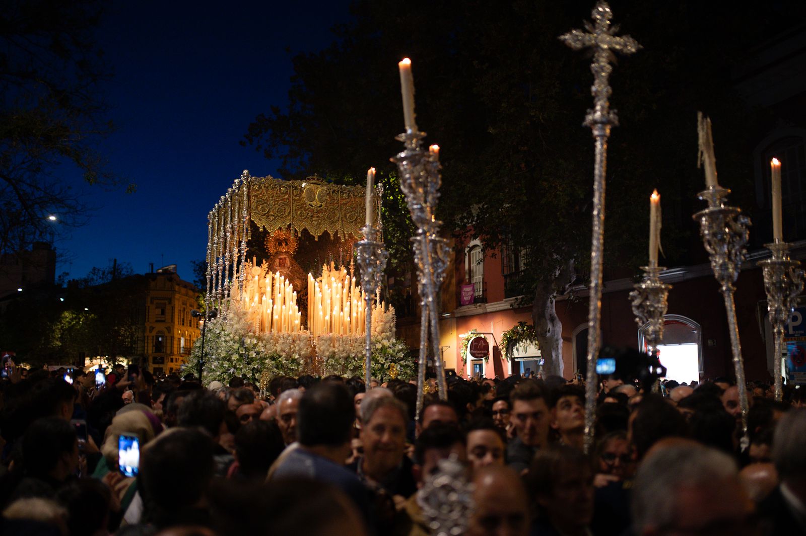 Las fotos de la Esperanza de Triana en el Baratillo