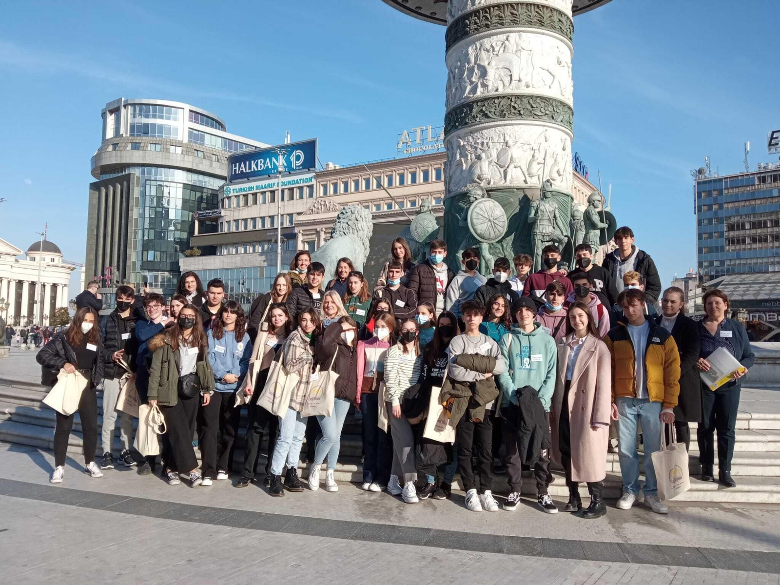 El grupo de estudiantes del IES Tejada, durante su viaje a Macedonia.