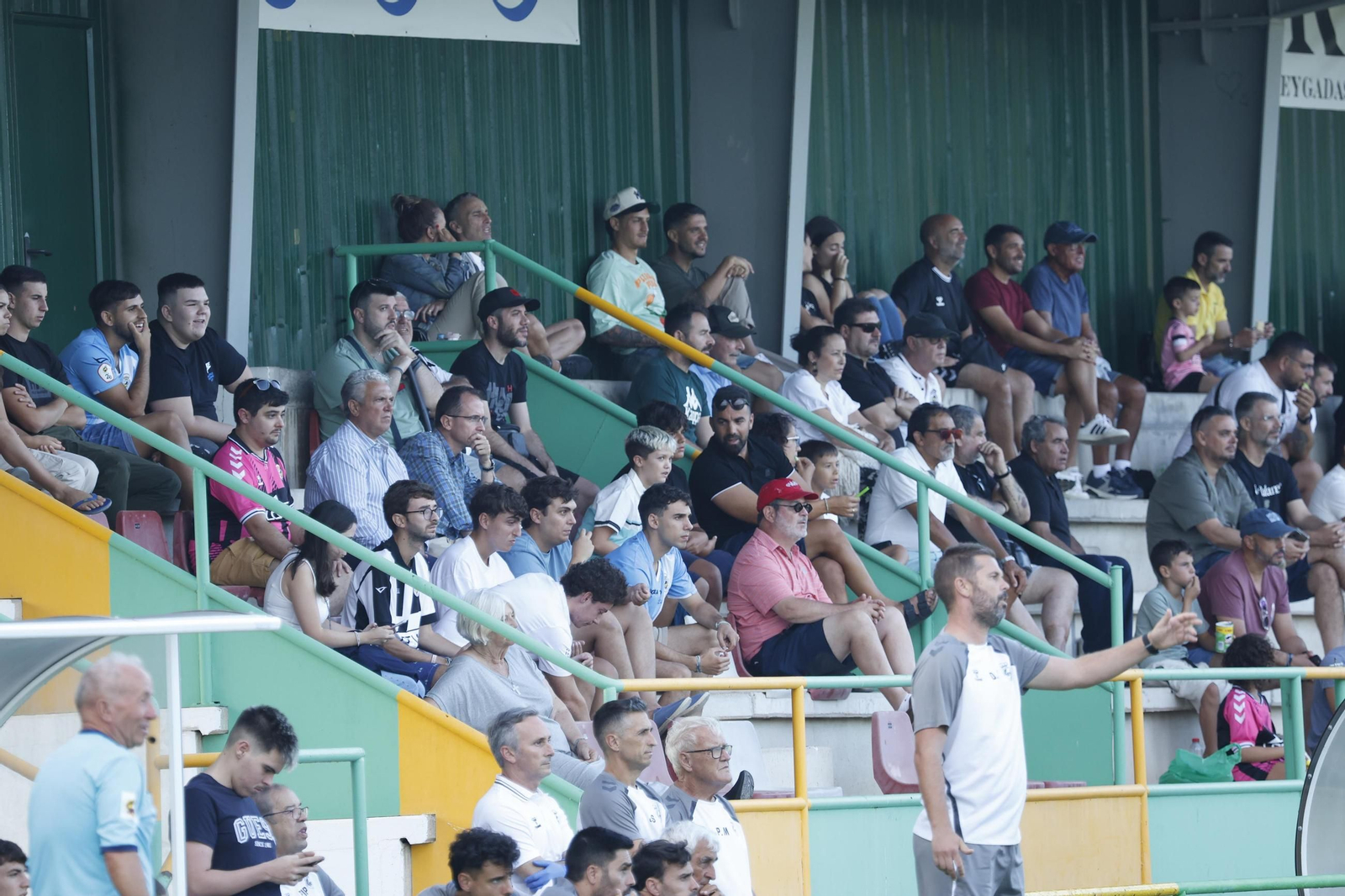 "Las fotos del partido de entrenamiento de la Balona con el Mons Calpe de Gibraltar"