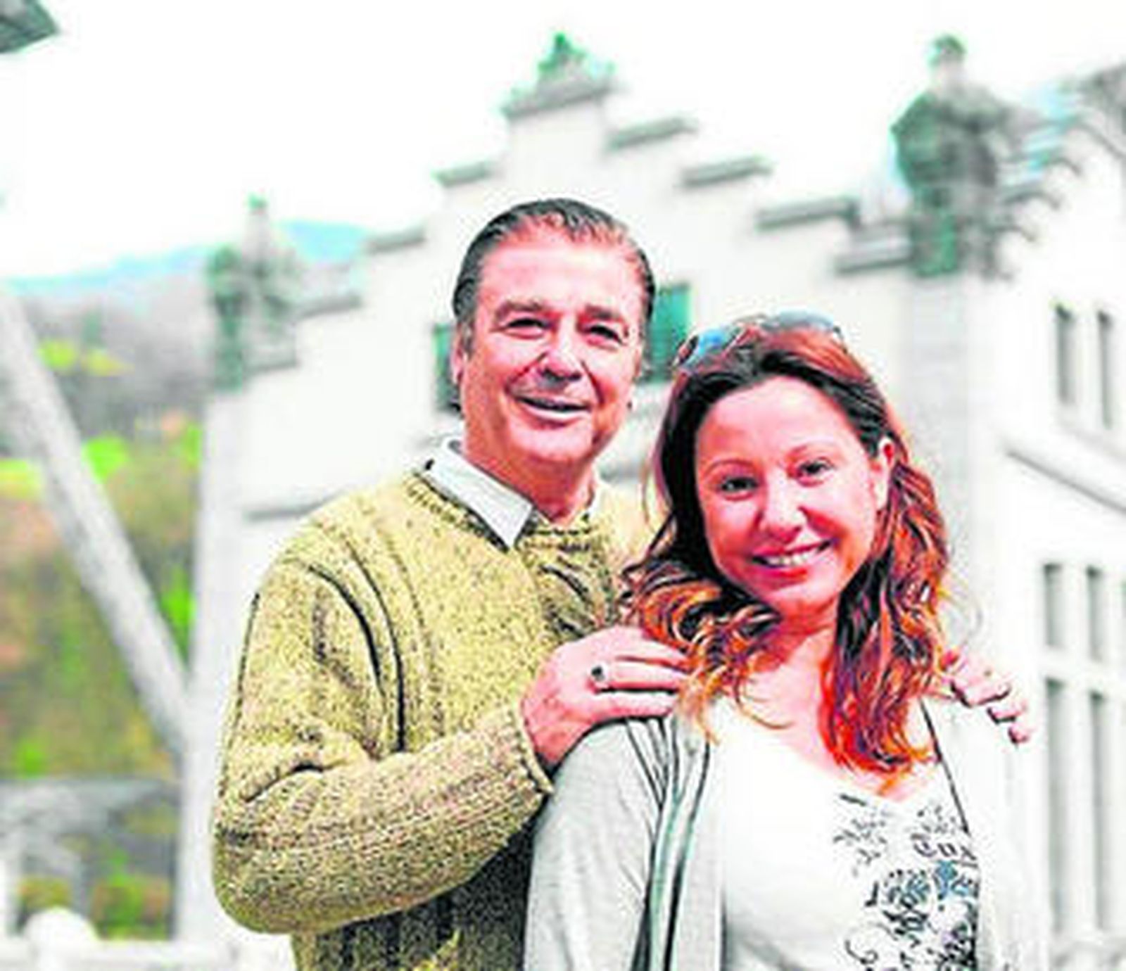 El espectáculo teatral está protagonizado por Máximo Valverde y Eva Santamaría.