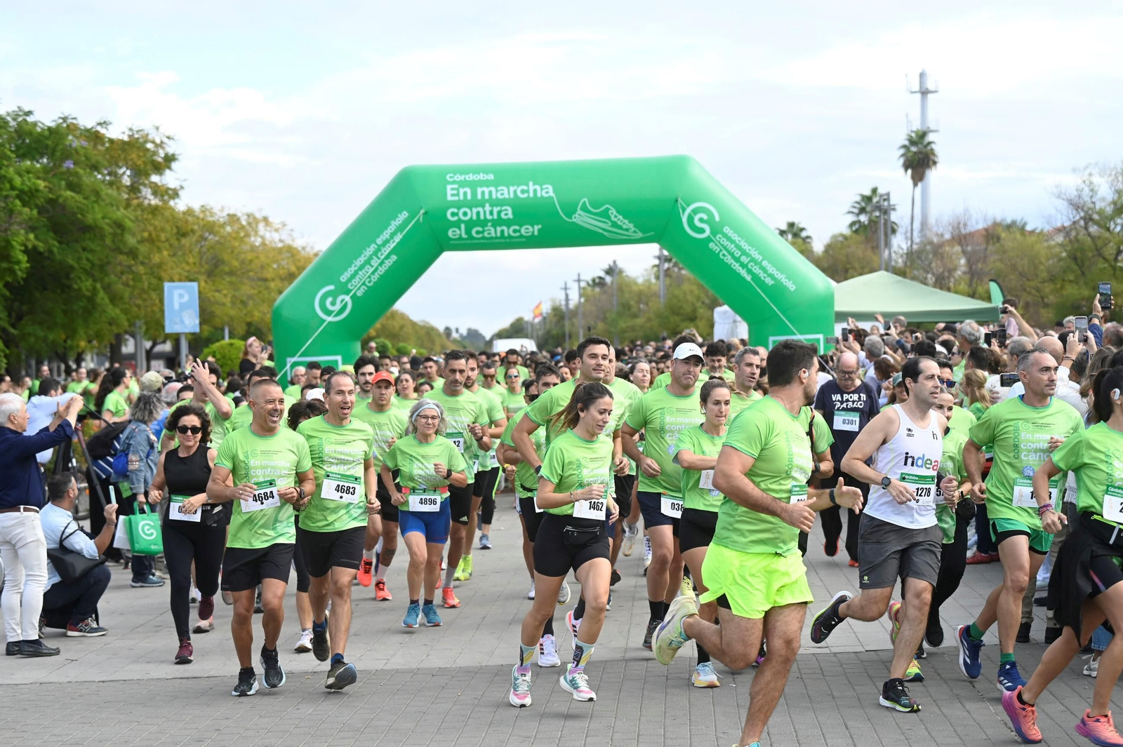 La XVIII Carrera contra el Cáncer en Córdoba, en imágenes