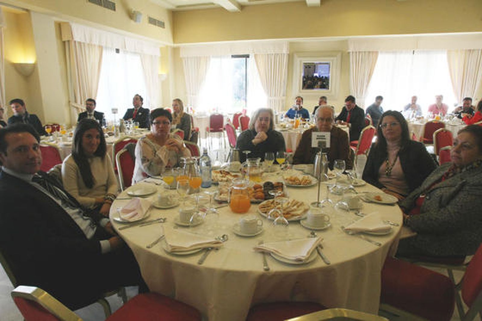 Antonio Feiral, Julia Vizoso, Isabel Jiménez, María José Jiménez, Susana Ruiz, Elvira Leal.


Foto: Paco Guerrero