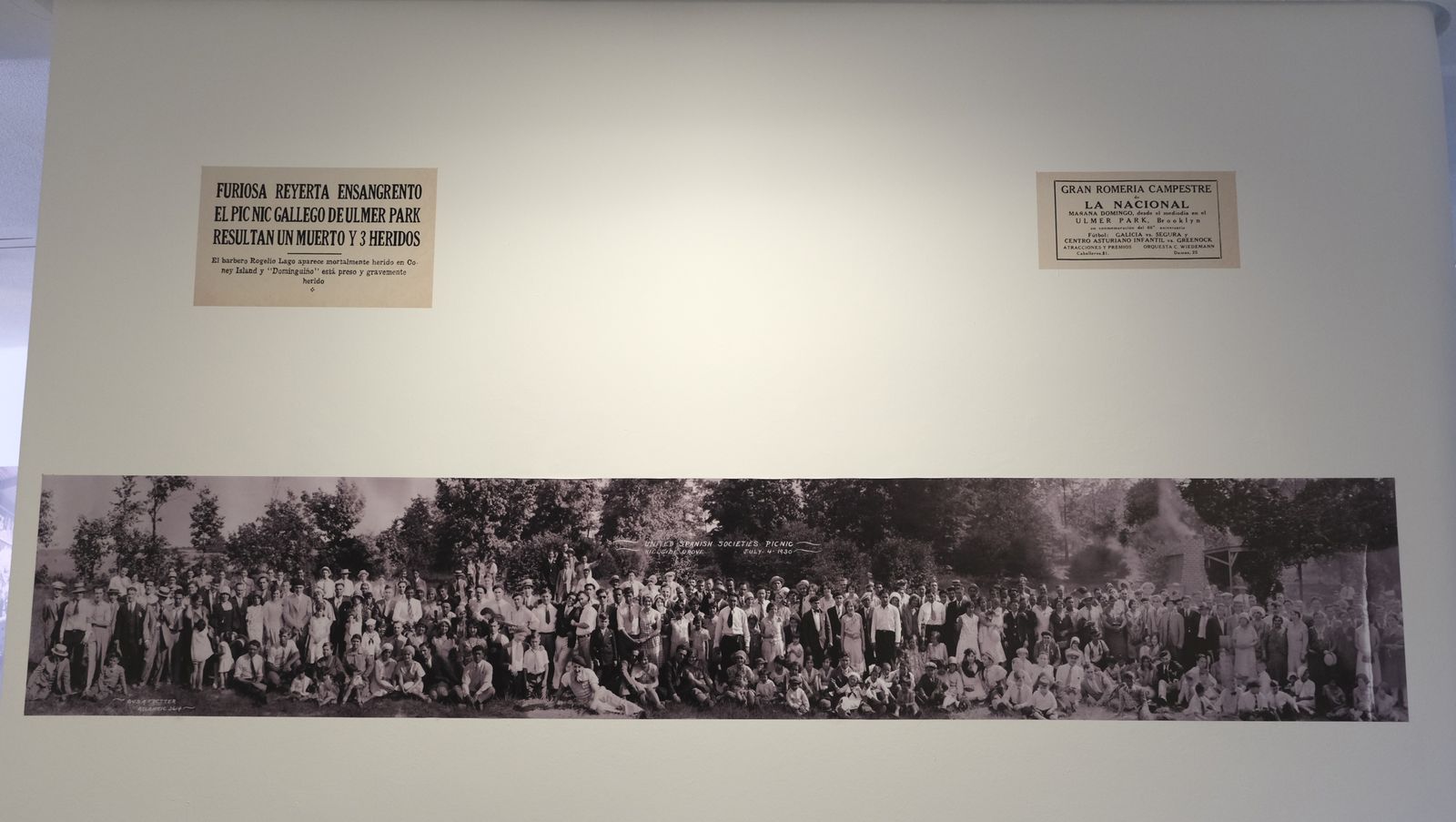 Imágenes de la exposición 'Emigrantes Invisibles. Españoles en EEUU 1868/1945', en el Museo de Almería
