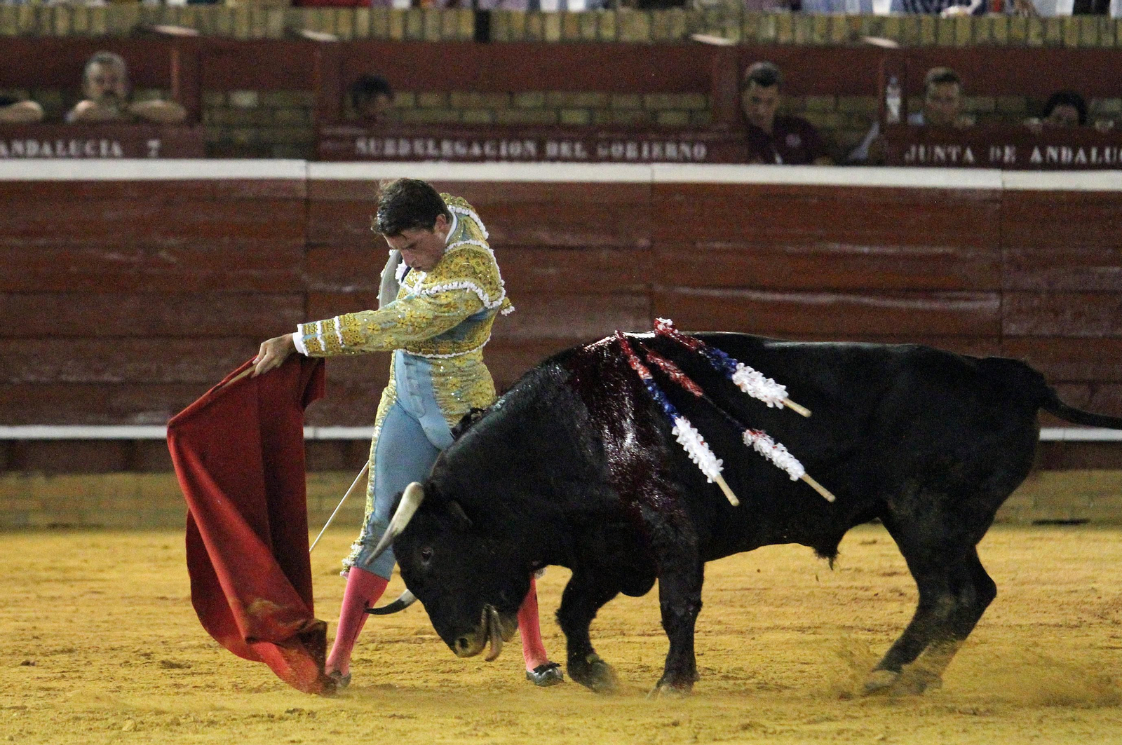 Faena de Alfonso Cadaval en la Plaza de toros La Merced