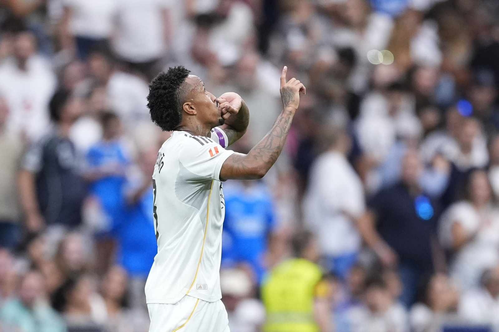 EuropaPress_6970659_Eder_Militao_of_Real_Madrid_CF_celebrates_a_goal_d.jpg