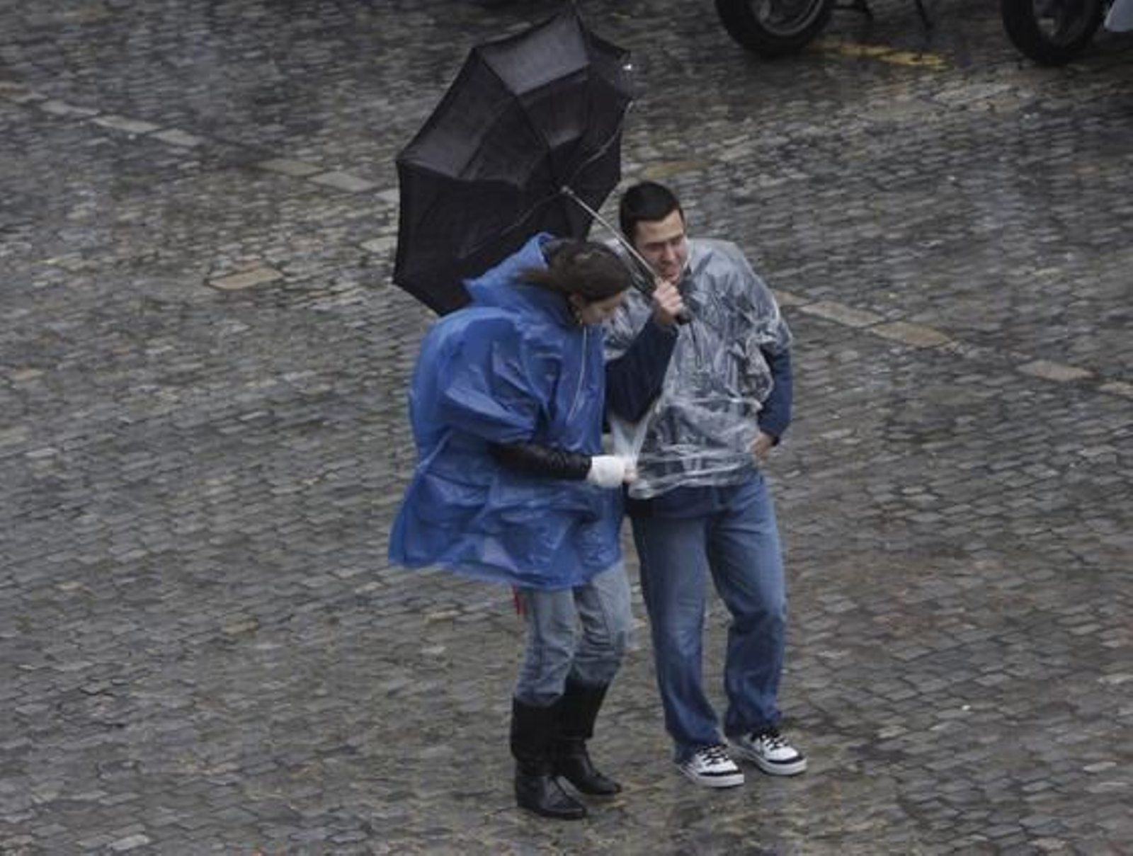 La alerta naranja de jornadas pasados ha dado paso a un situación sólo de riesgo donde las precipitaciones continuarán hasta la Nochevieja.

Foto: J.A. García / V. Hidalgo