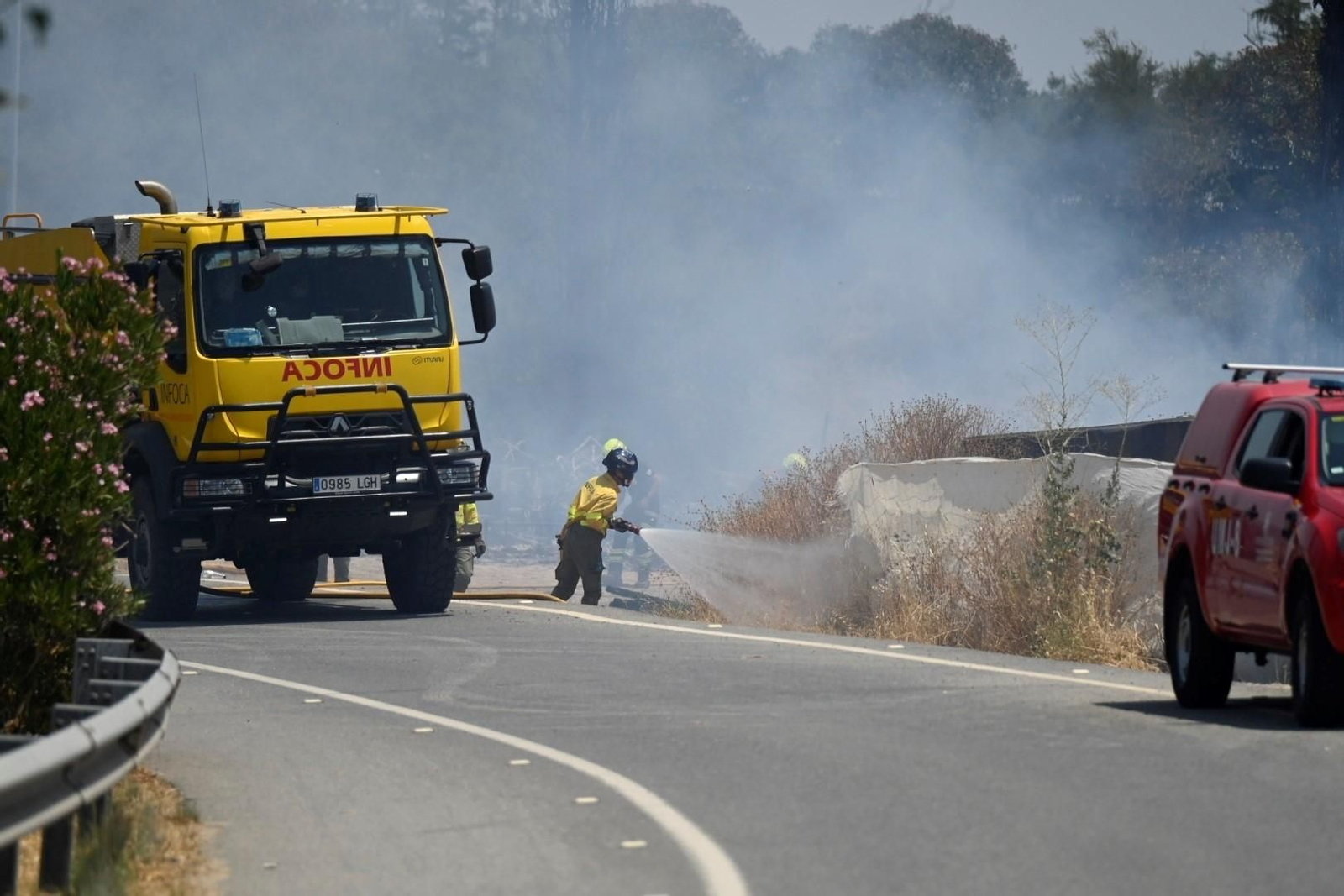 Las imágenes del incendio junto al Carrefour Zahira