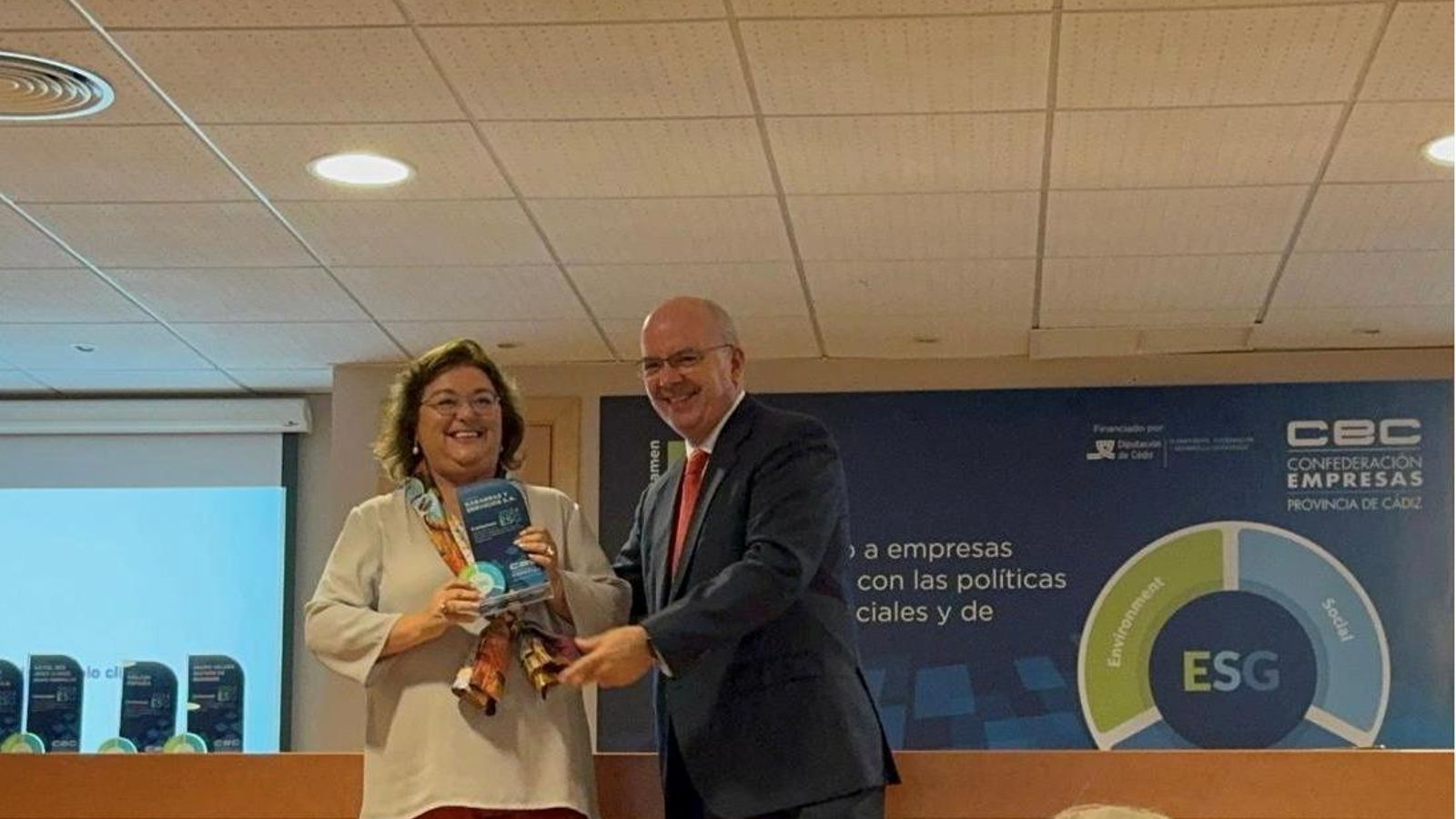 Este año, el proyecto “ISLA VERDE QUINCE” fue seleccionado y posteriormente galardonado en la cuarta edición del certamen organizado por la Confederación de Empresas de la provincia de Cádiz (CEC) en colaboración con la Diputación