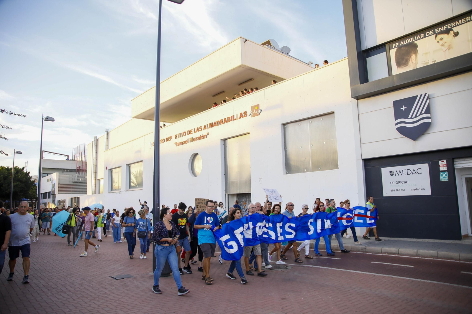 La manifestación "Genoveses sin hotel", en imágenes