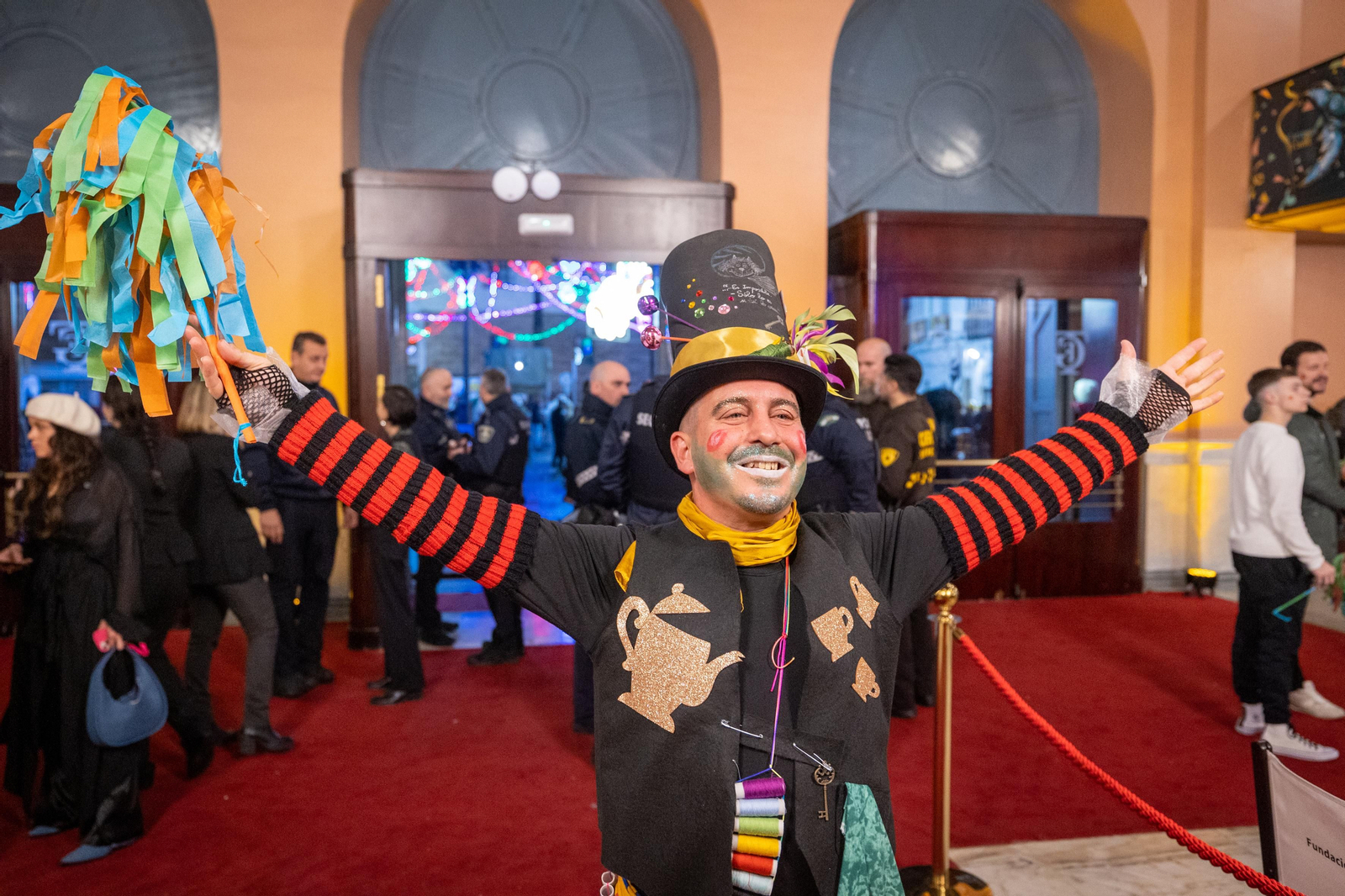 Búscate entre las mejores imágenes de la final del COAC 2024 del Carnaval de Cádiz