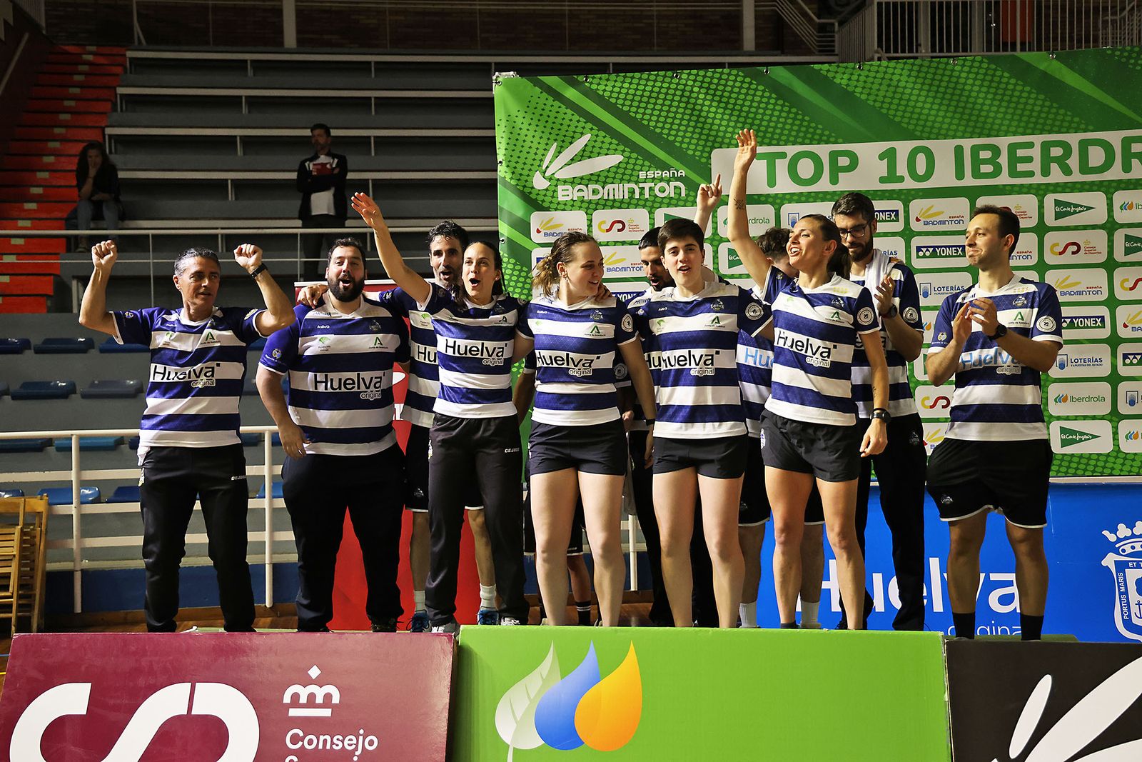 Imágenes de la final de liga de bádminton entre el IES La Orden y La RInconada