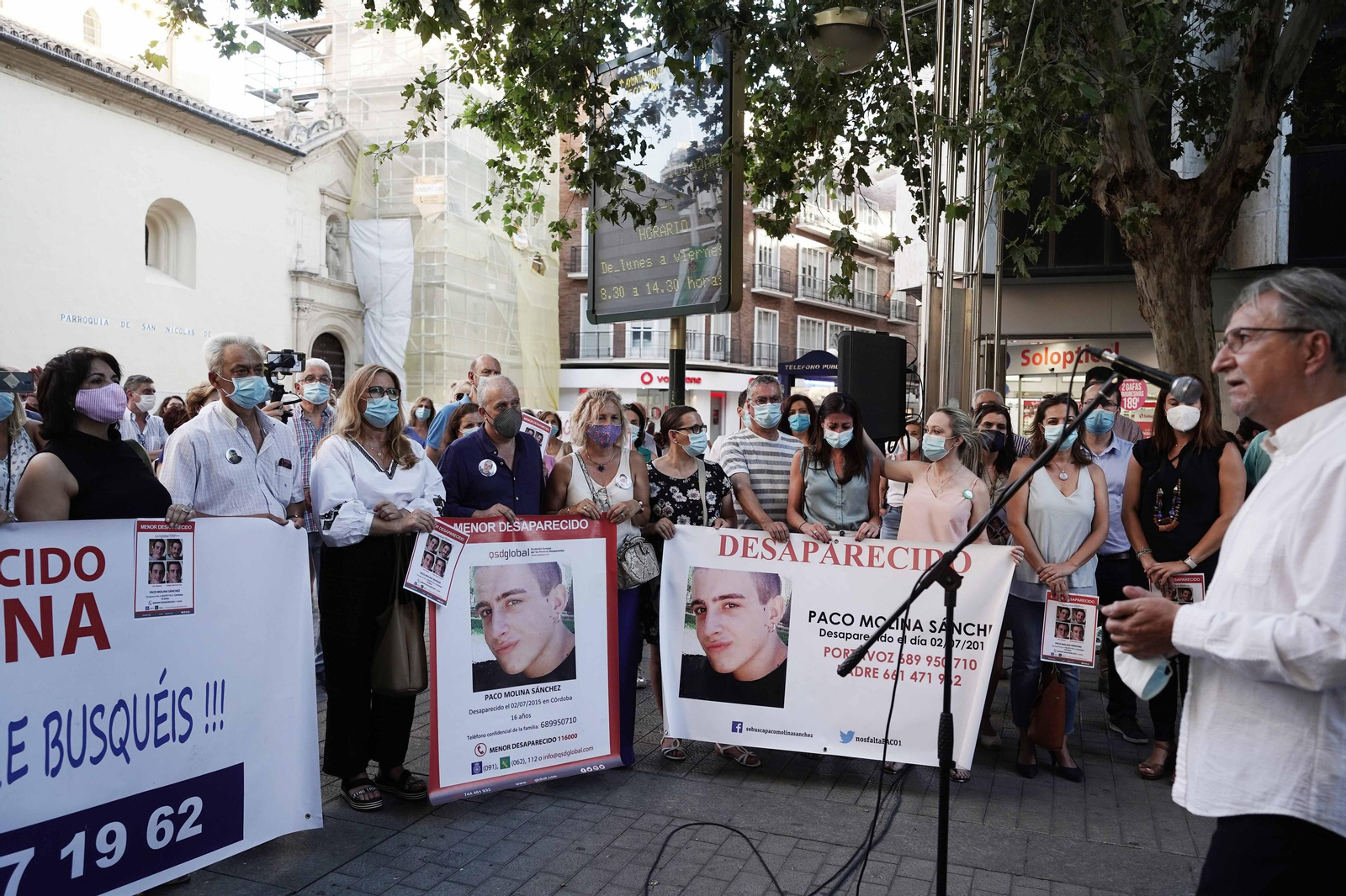 El periodista Paco Lobatón interviene en el acto