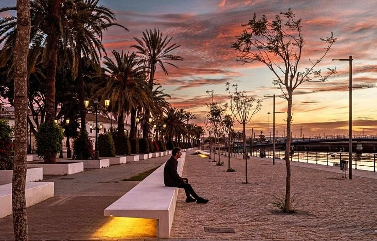 Ramón Pico, en el paseo fluvial de El Puerto.