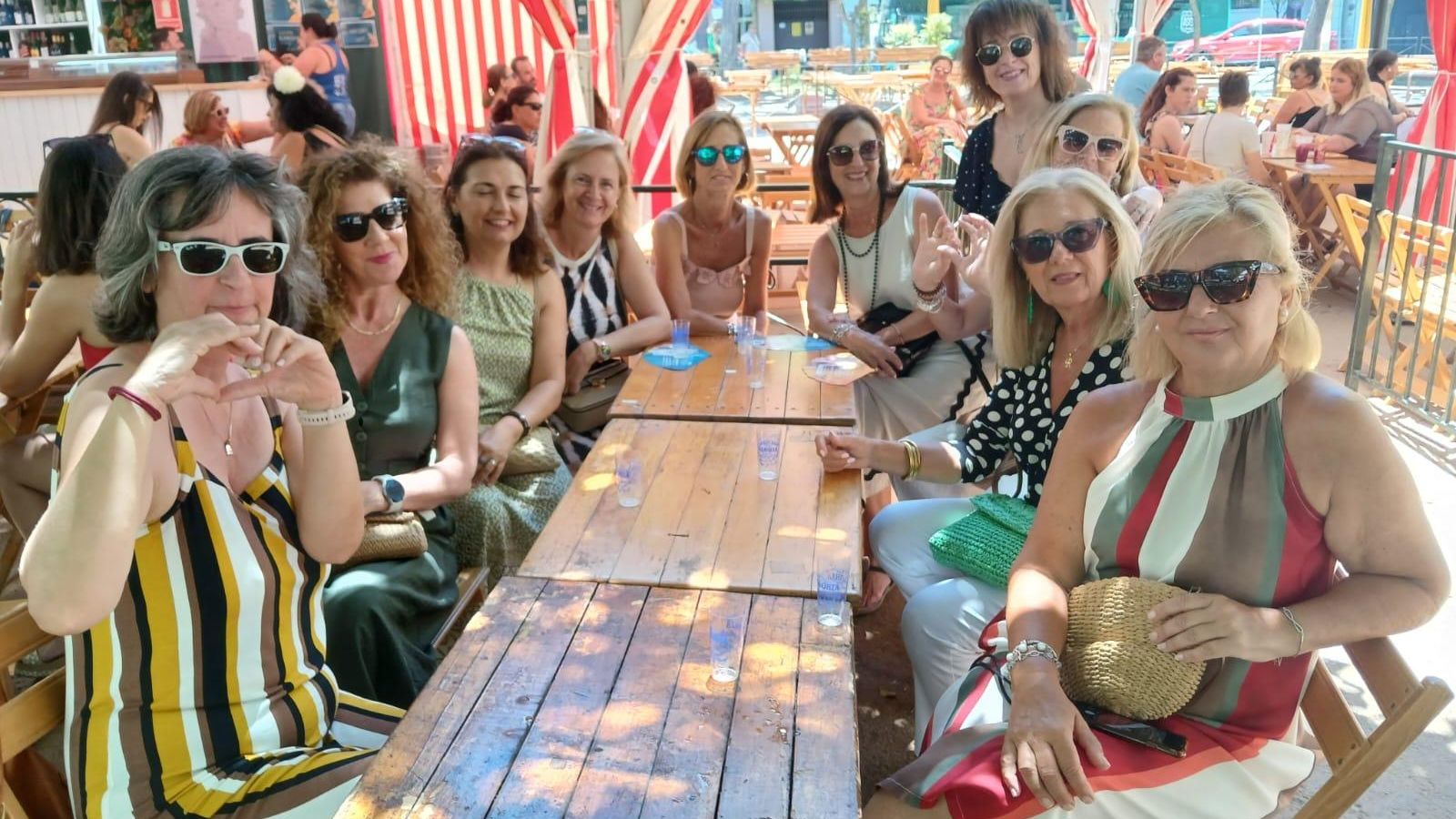 Búscate en las imágenes del Día de la Mujer de la Feria de San Fernando 2024