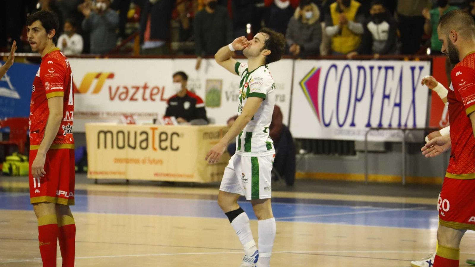 Pablo del Moral celebra su gol. Pablo del Moral celebra su gol.