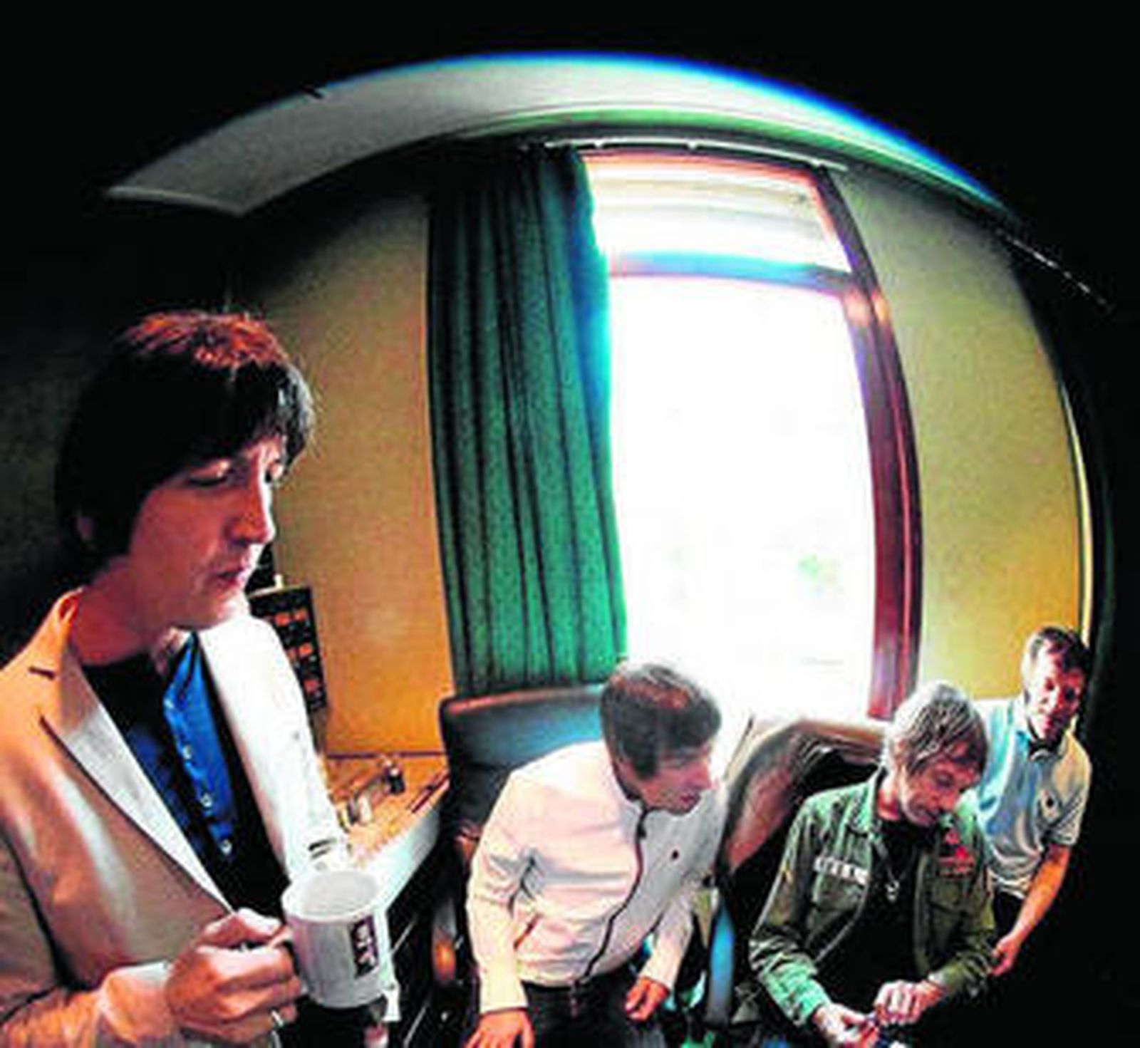 Lady Gaga, The Strokes y REM pondrán banda sonora a 2011