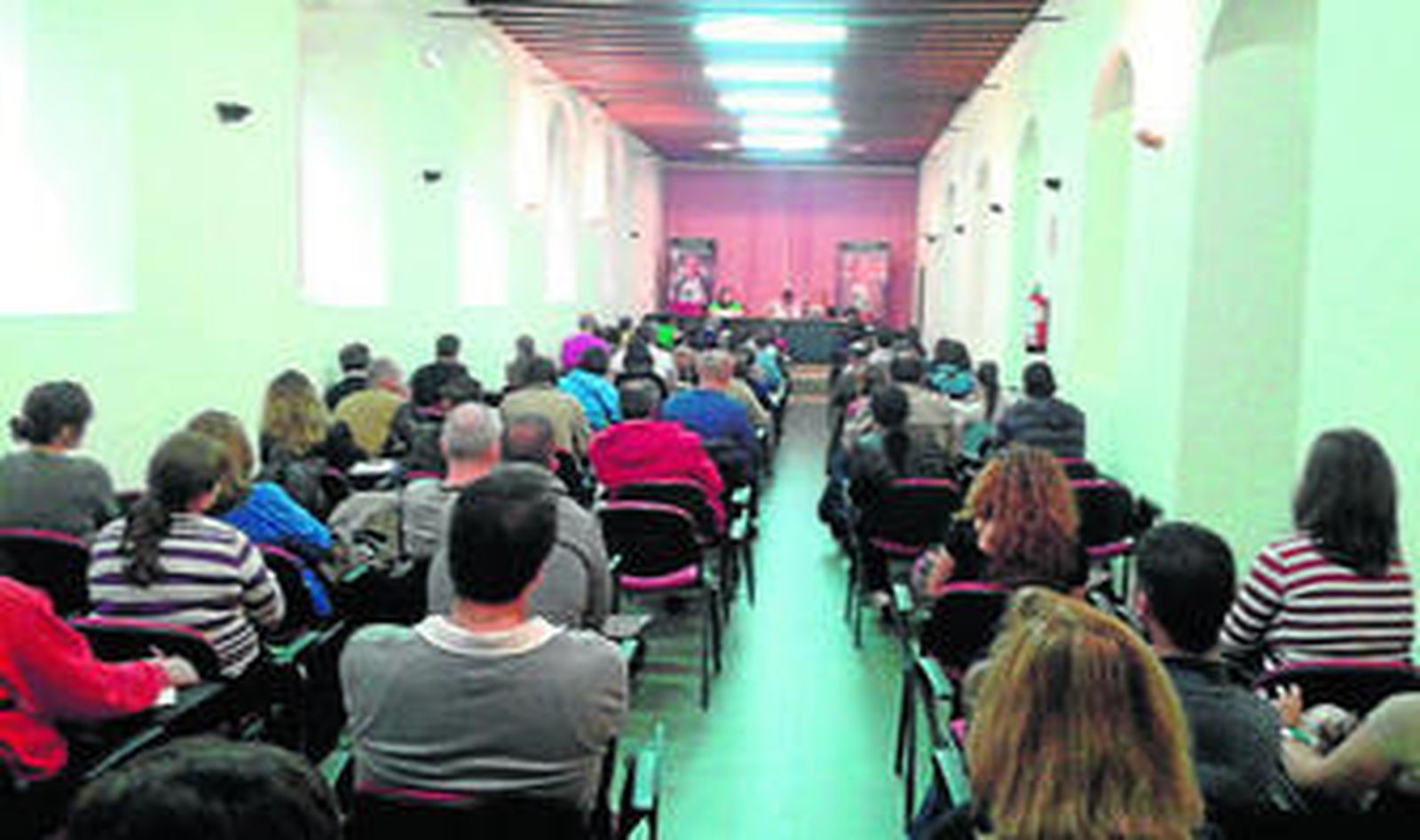 Un instante del taller informativo organizado por la plataforma.