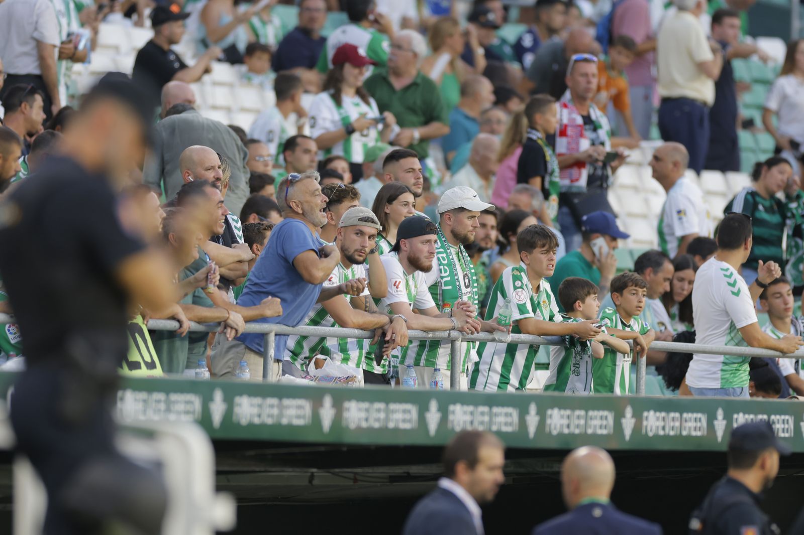 Búscate en las fotos del Betis-Atlético de Madrid