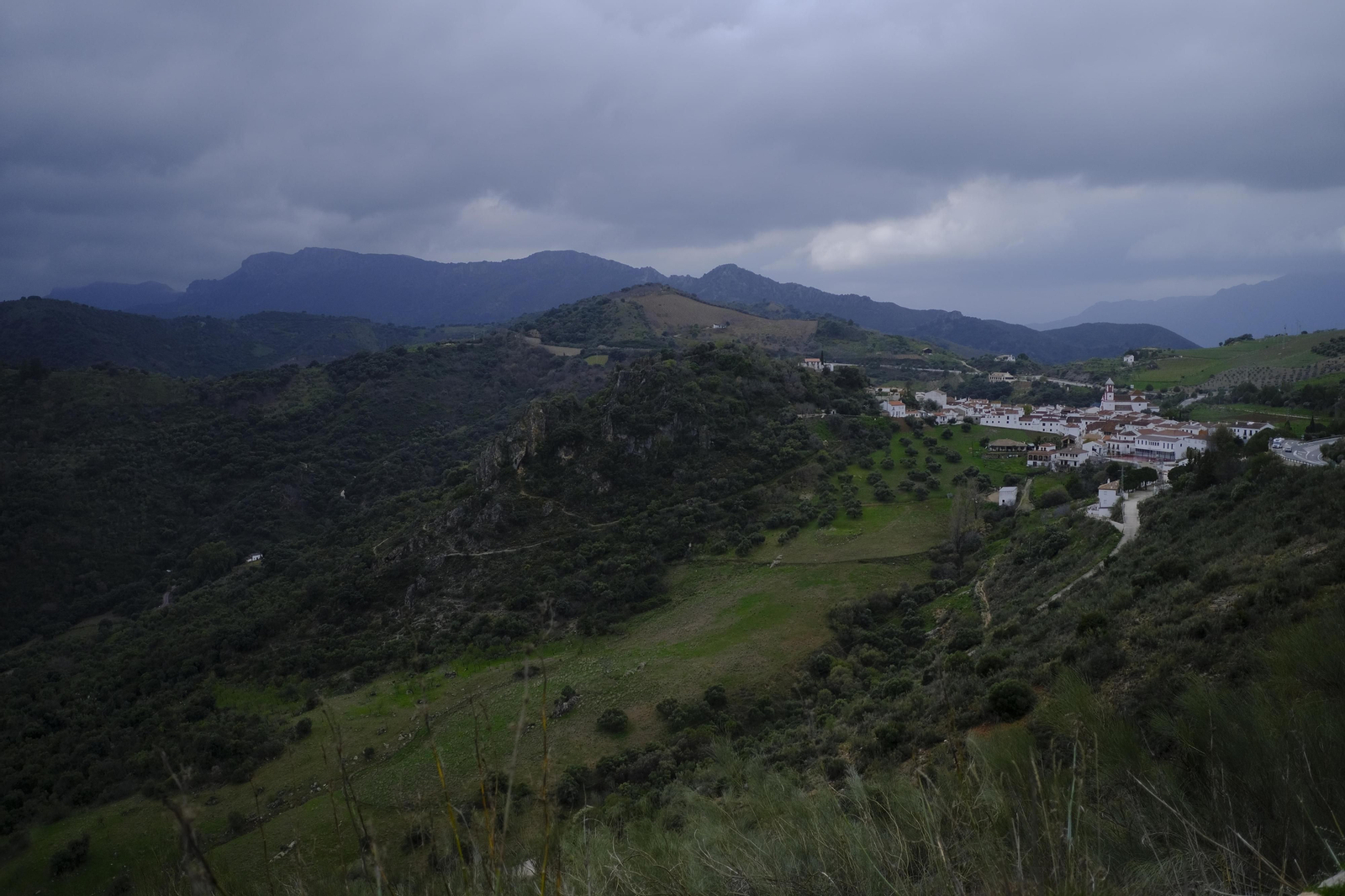 Atajate se encuentra situado en pleno corazón de la Serranía de Ronda