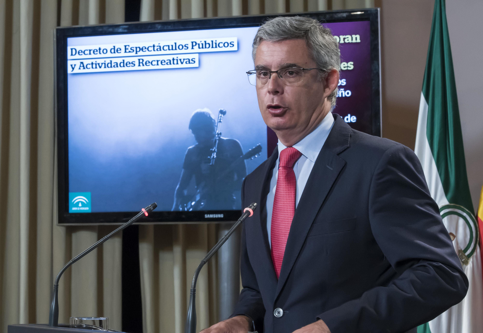 El portavoz del Ejecutivo andaluz, Juan Carlos Blanco, durante la rueda de prensa posterior a la reunión que el Consejo de Gobierno de la Junta de Andalucía.