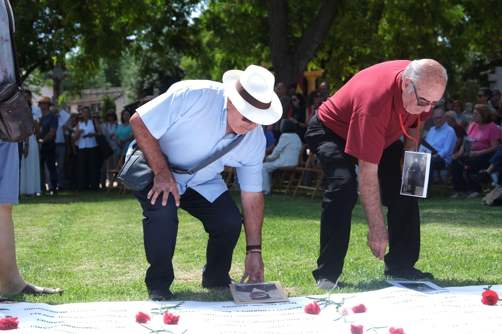 El homenaje a las víctimas del franquismo en Córdoba, en imágenes