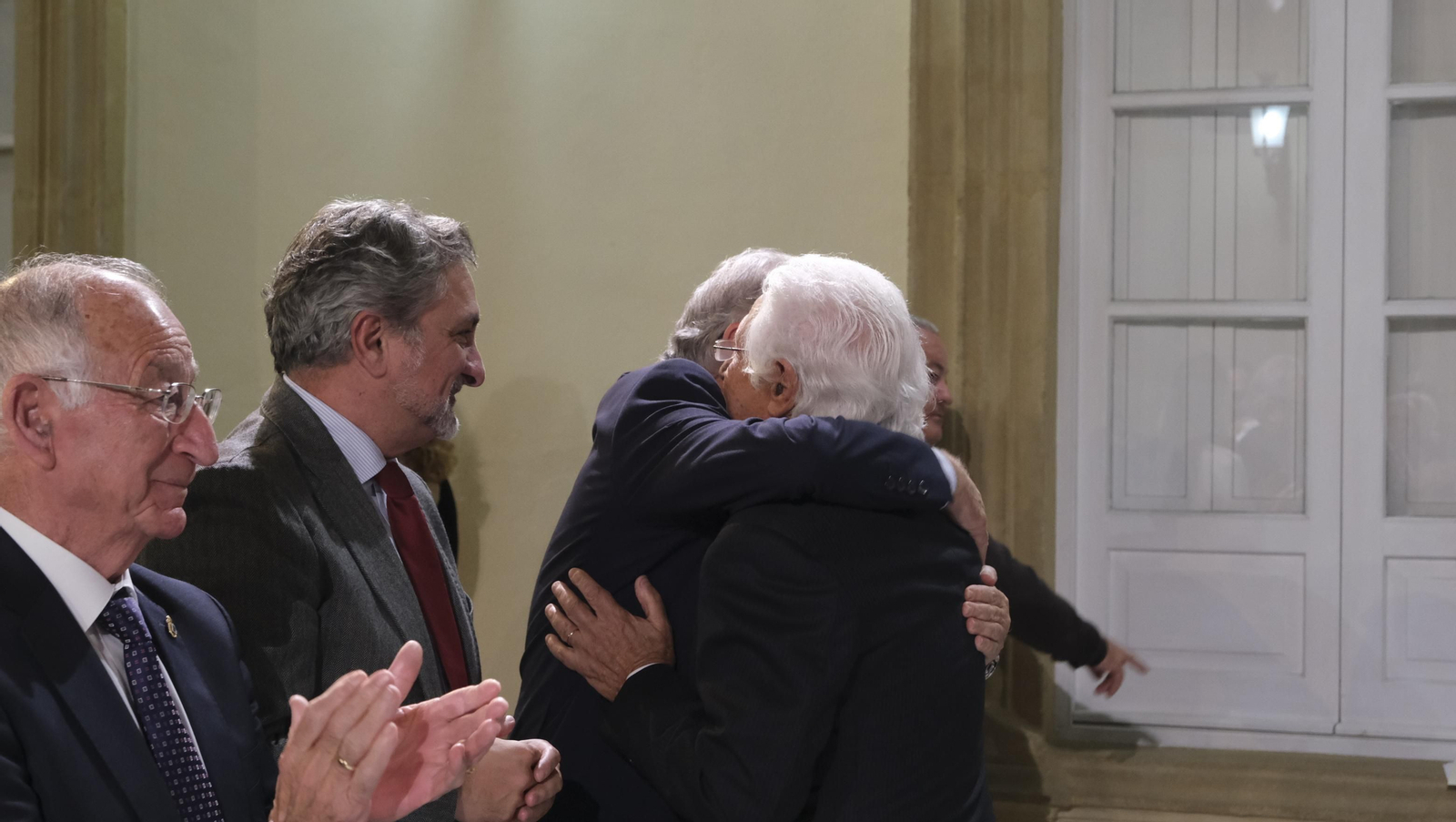 Imágenes de la entrega del Escudo de Oro de la Provincia de Almería a José María Martínez de Haro