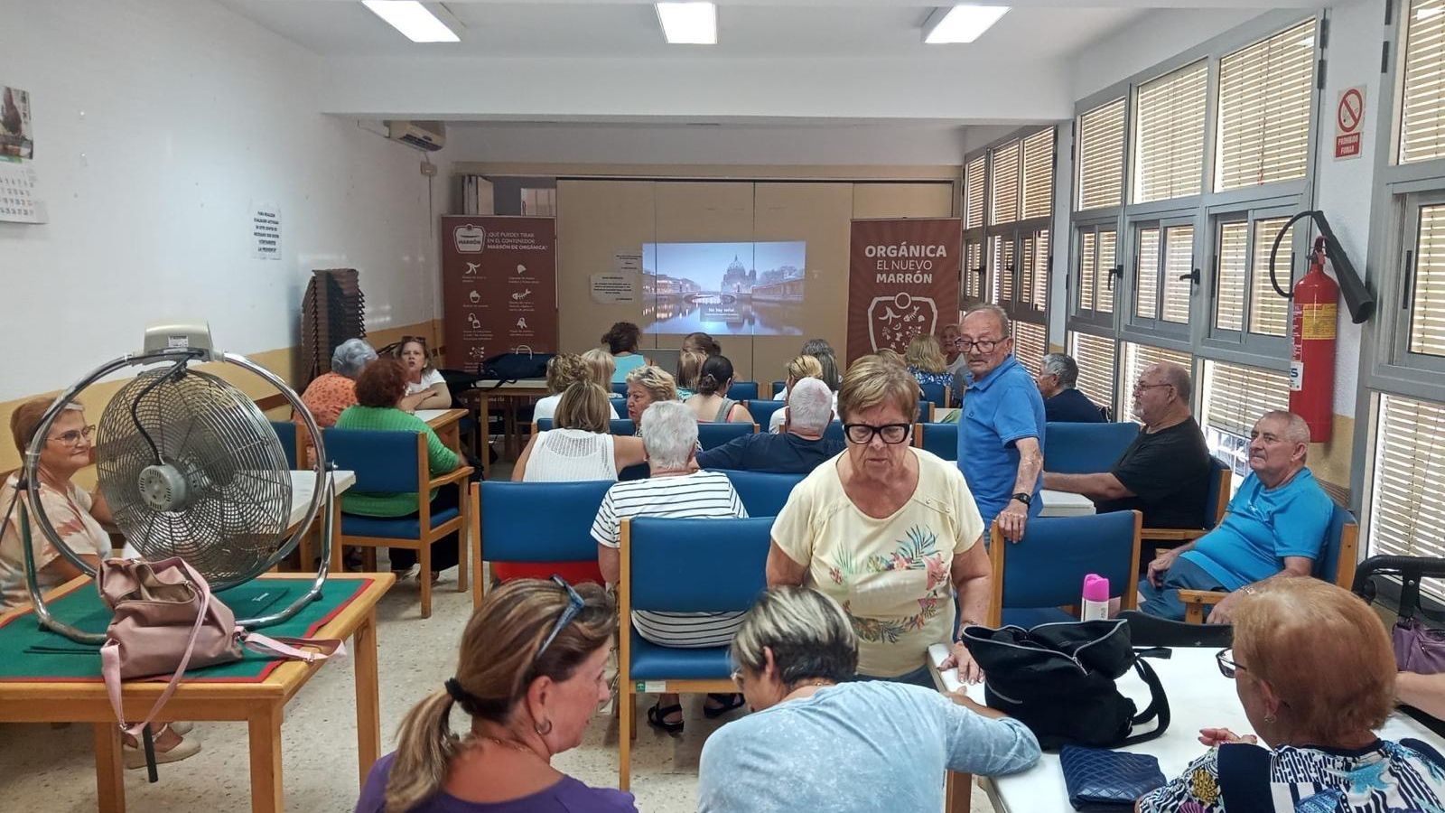 Los vecinos se están reuniendo en sus asociaciones para empaparse del marrón