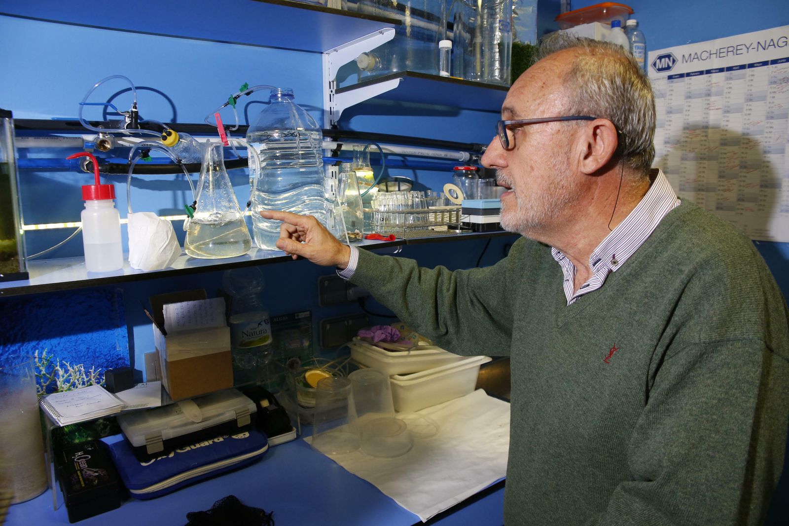 Pedro Sánchez, director del Aula del Mar, en las instalaciones de la Facultad de Ciencias.