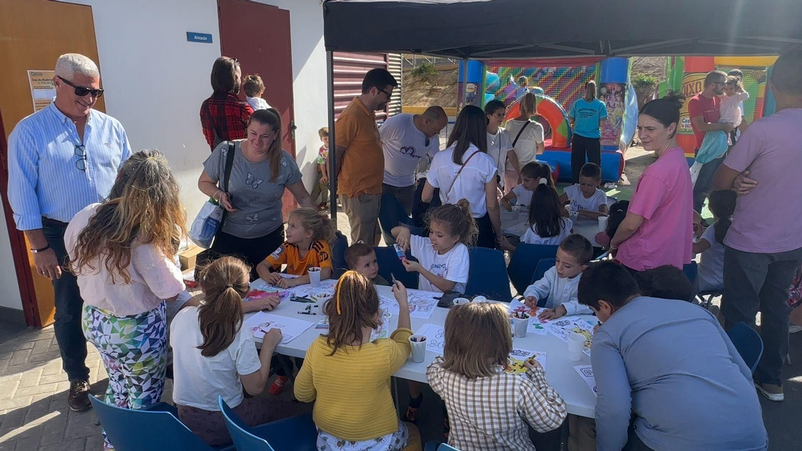La jornada ha contado con multitud de actividades infantiles para deleite de las familias.