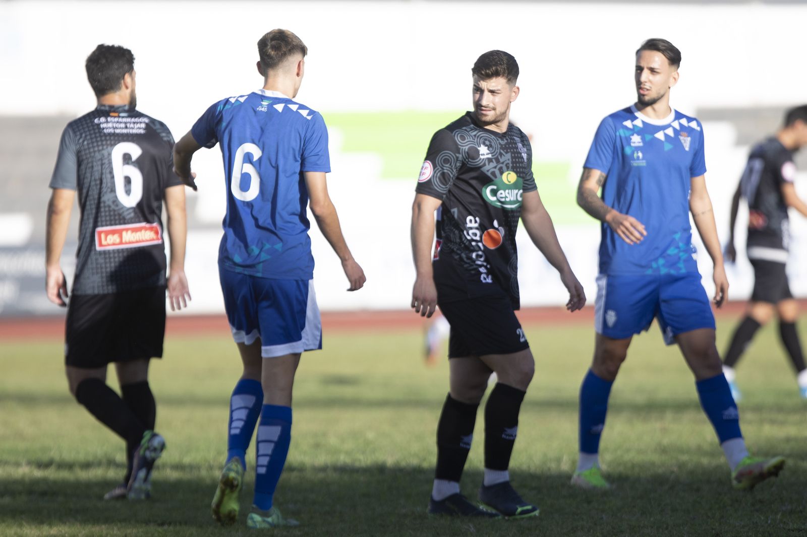 Al Maracena le basta para empatar con una buena reacción.