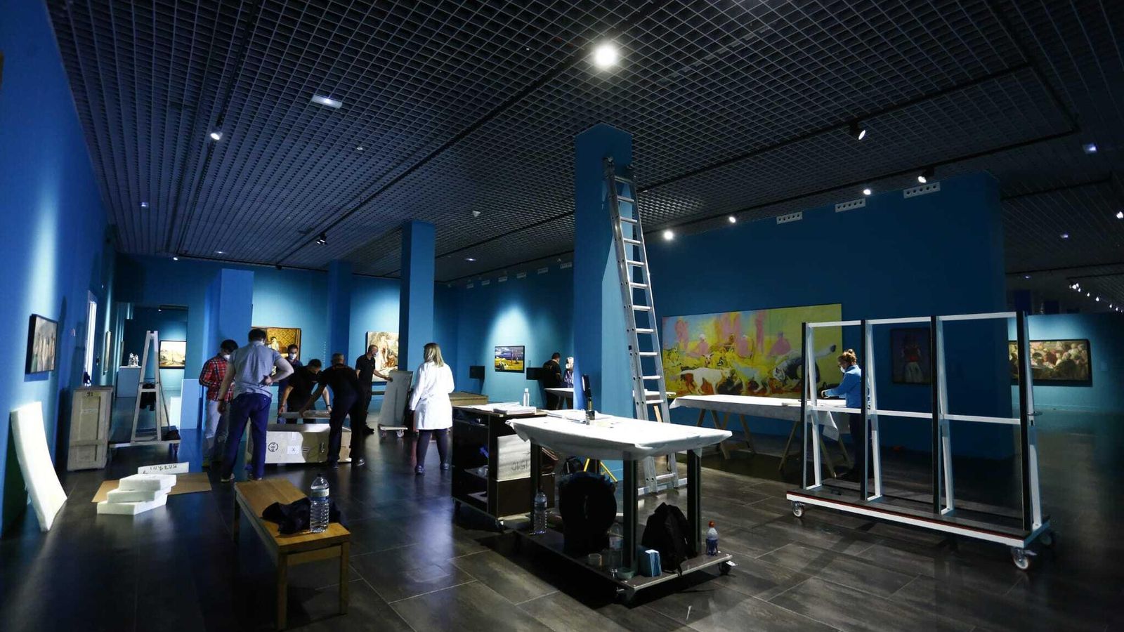 Operación de desmontaje, este martes, en el Museo Ruso.