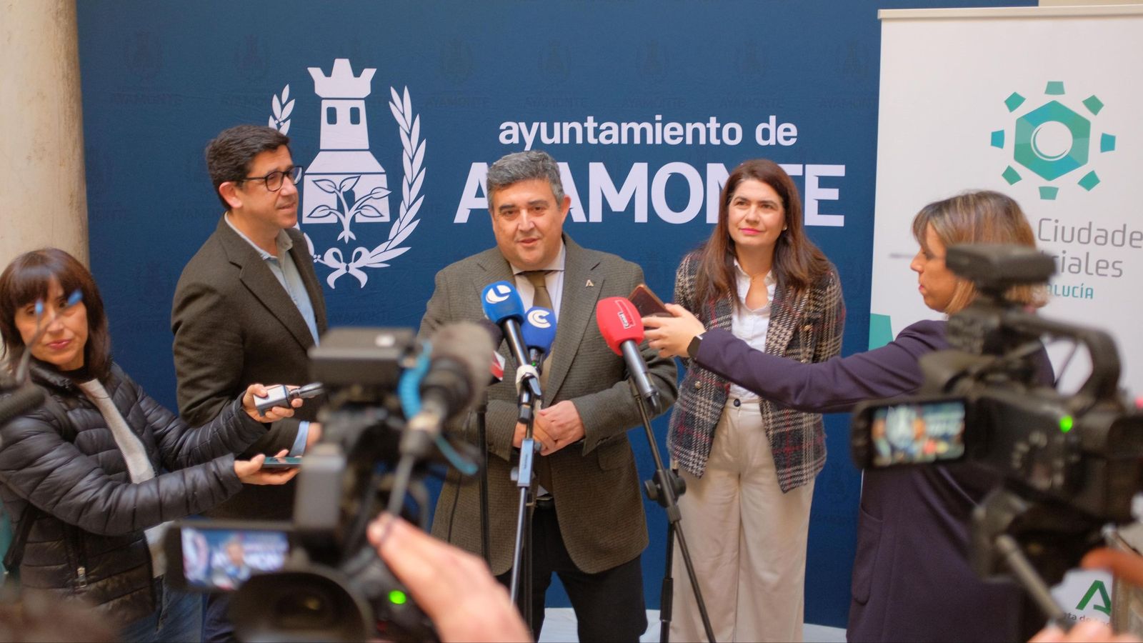 El delegado del Gobierno andaluz en Huelva, José Manuel Correa, se dirige a los medios en la inauguración del encuentro.