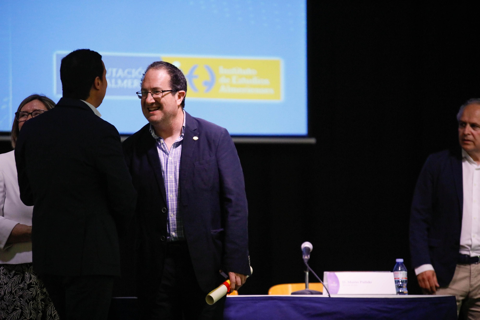 Imágenes de la entrega de los Escudos de Oro del IEA y la celebración de su Plenario