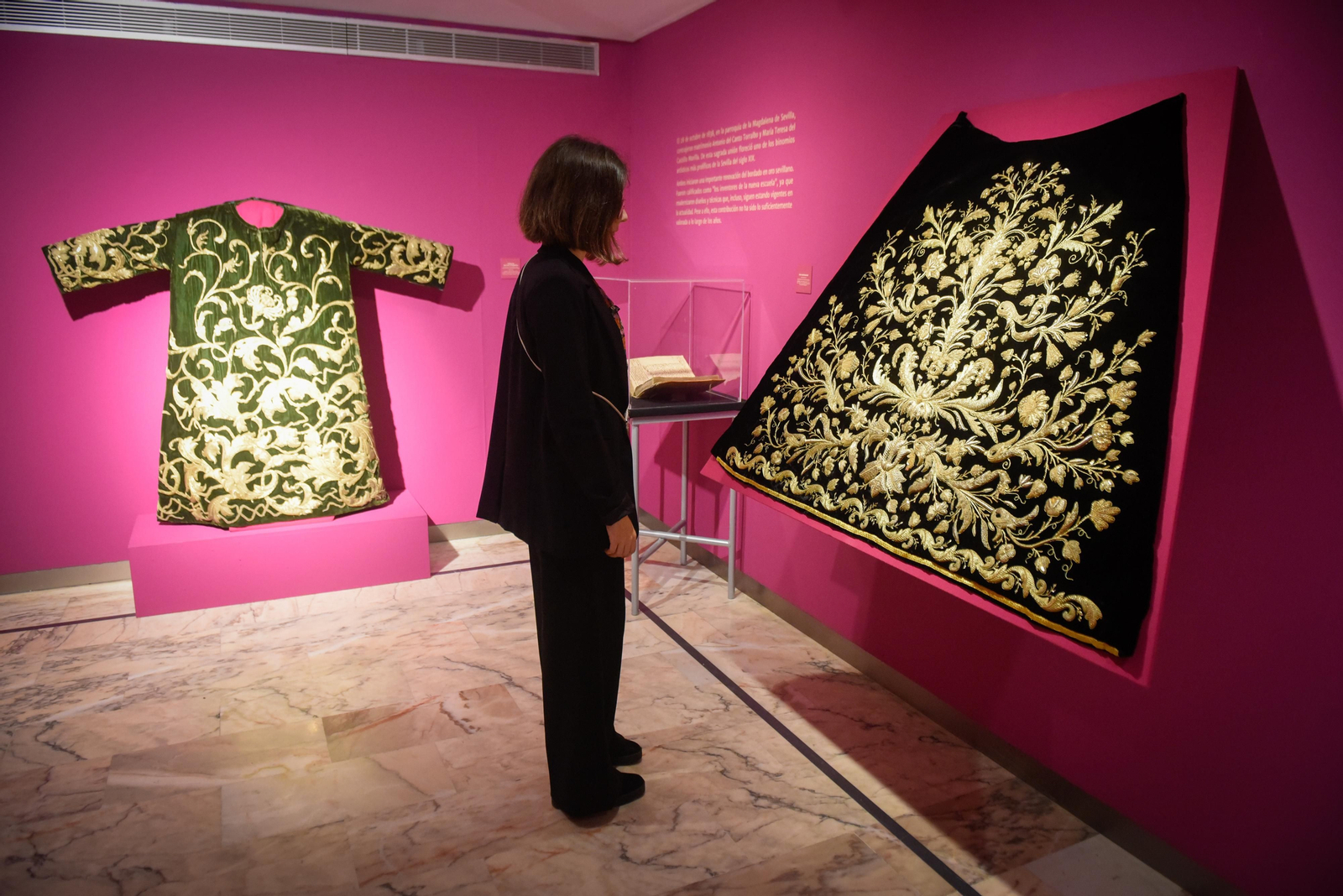 La excelencia de la pintura, la orfebrería y el bordado, en la fundación Cajasol