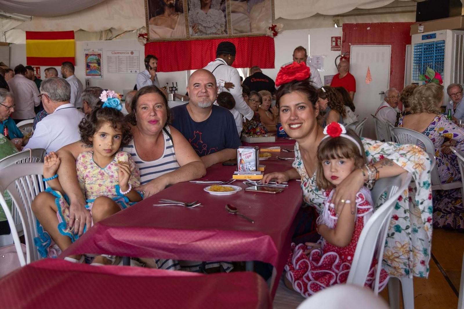 Las casetas de la Feria se llenan de comidas