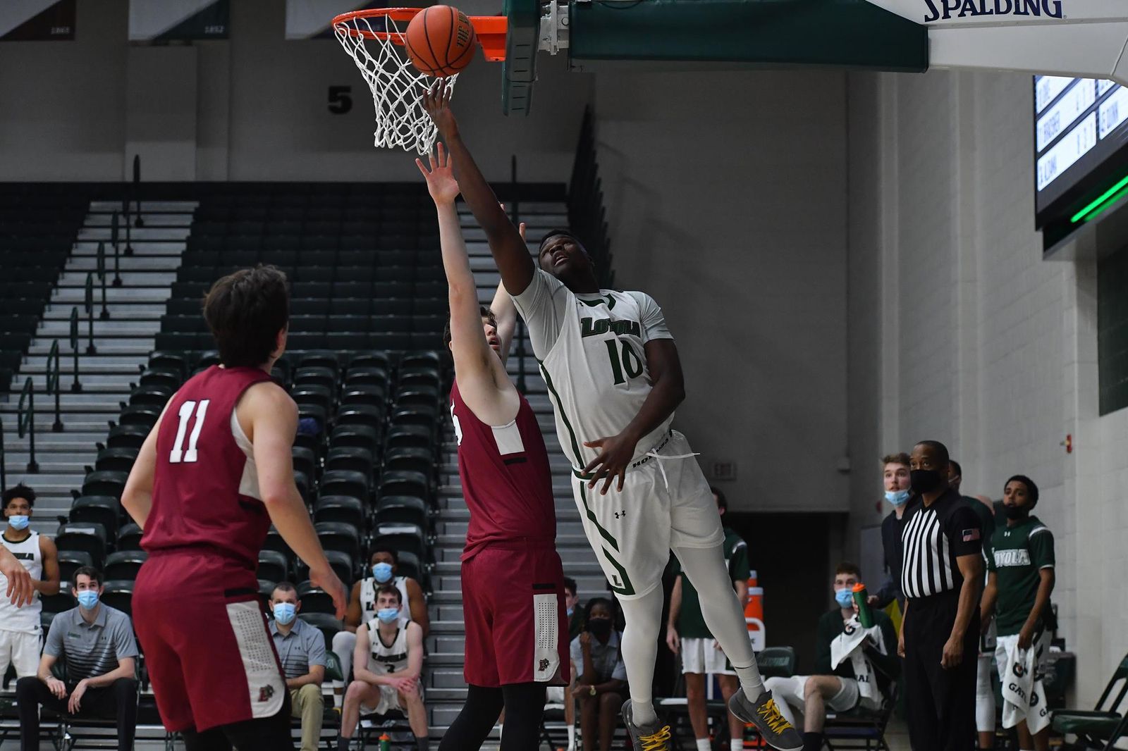 Golden Dike, durante un partido.