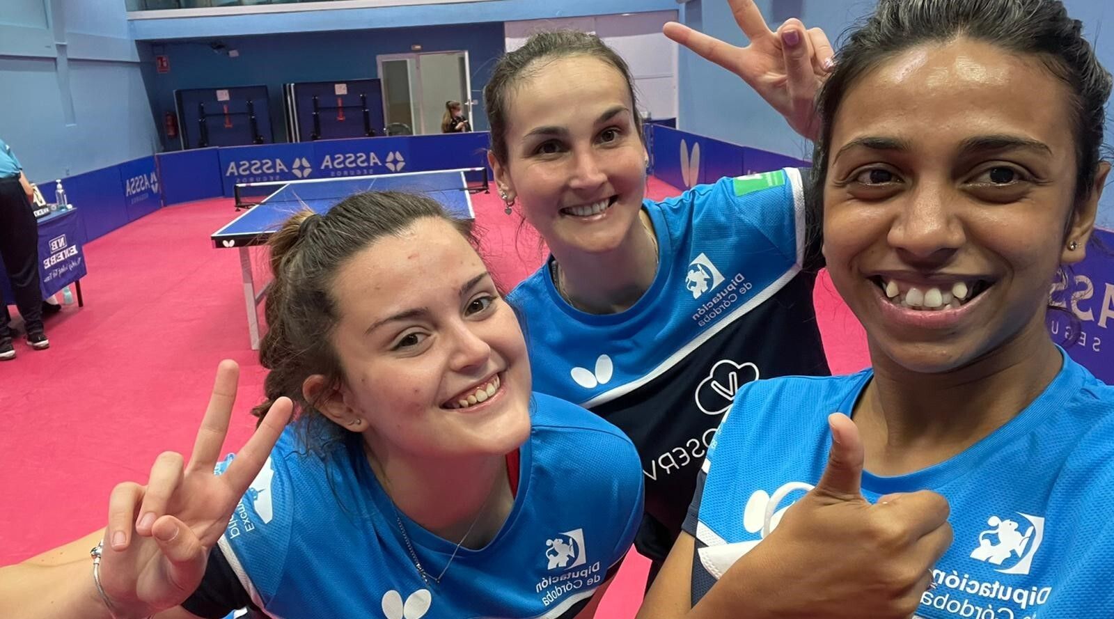 Las jugadoras del Vidrioservice celebran su triunfo ante el Balaguer.