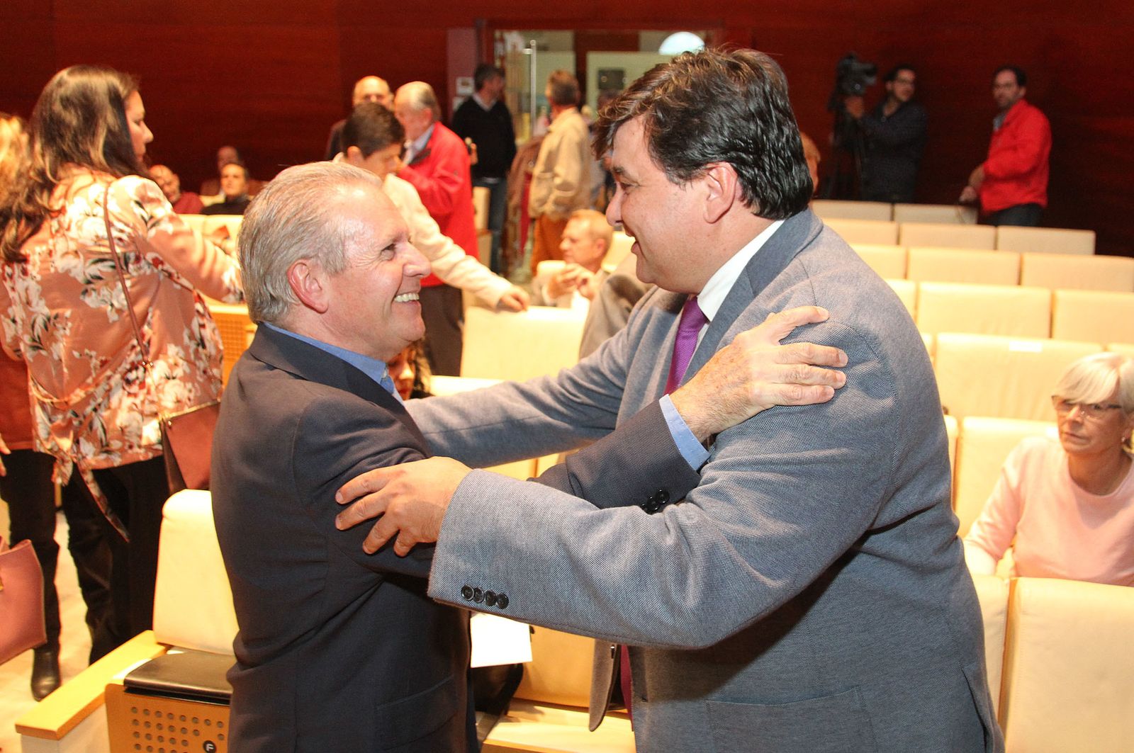 Manuel Ángel Vázquez Medel recibe el XIII Premio Ángel Serradilla, en imágenes