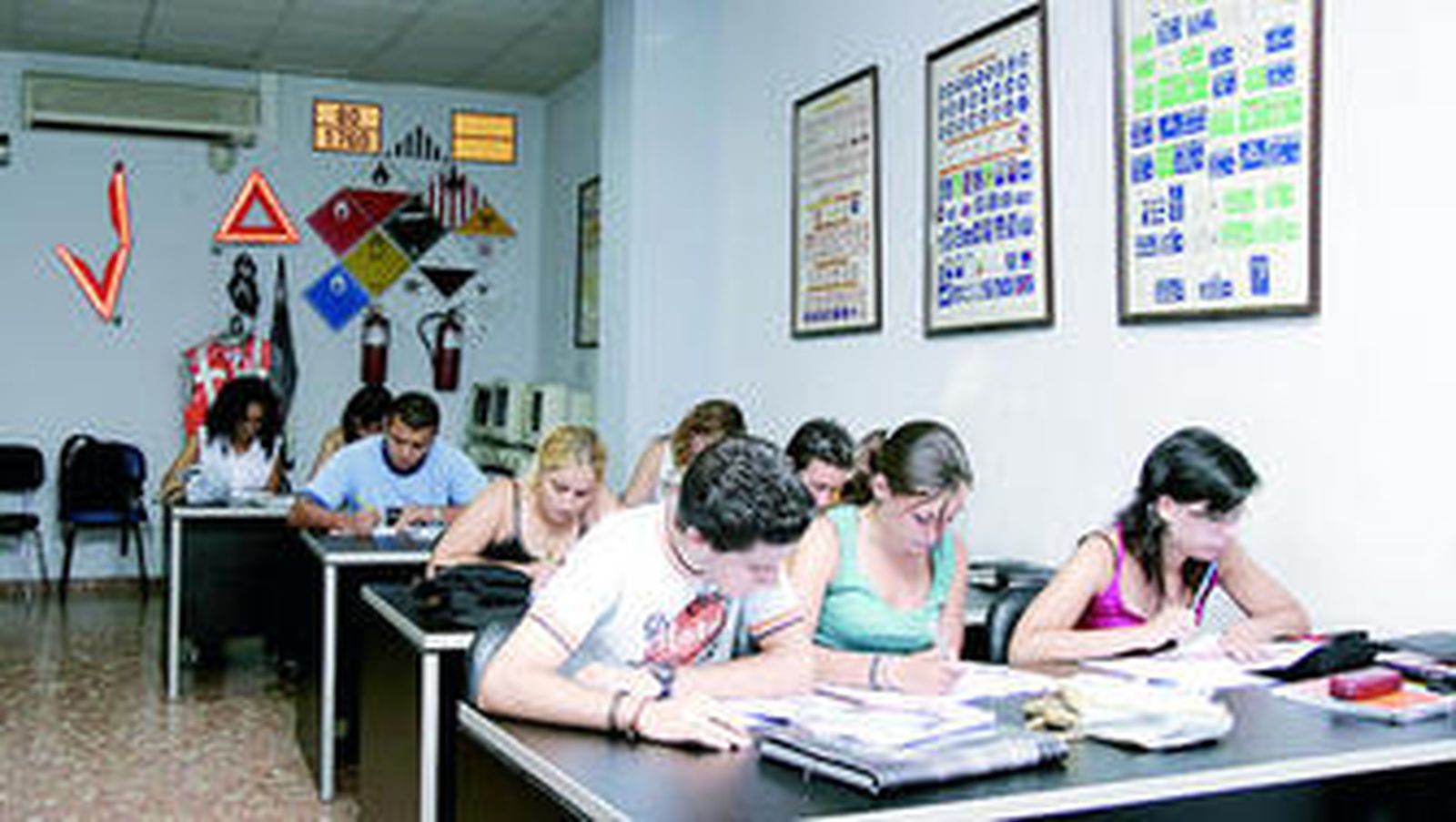 Huelva es la segunda capital andaluza donde las clases prácticas son más caras, 26,54 euros de media.