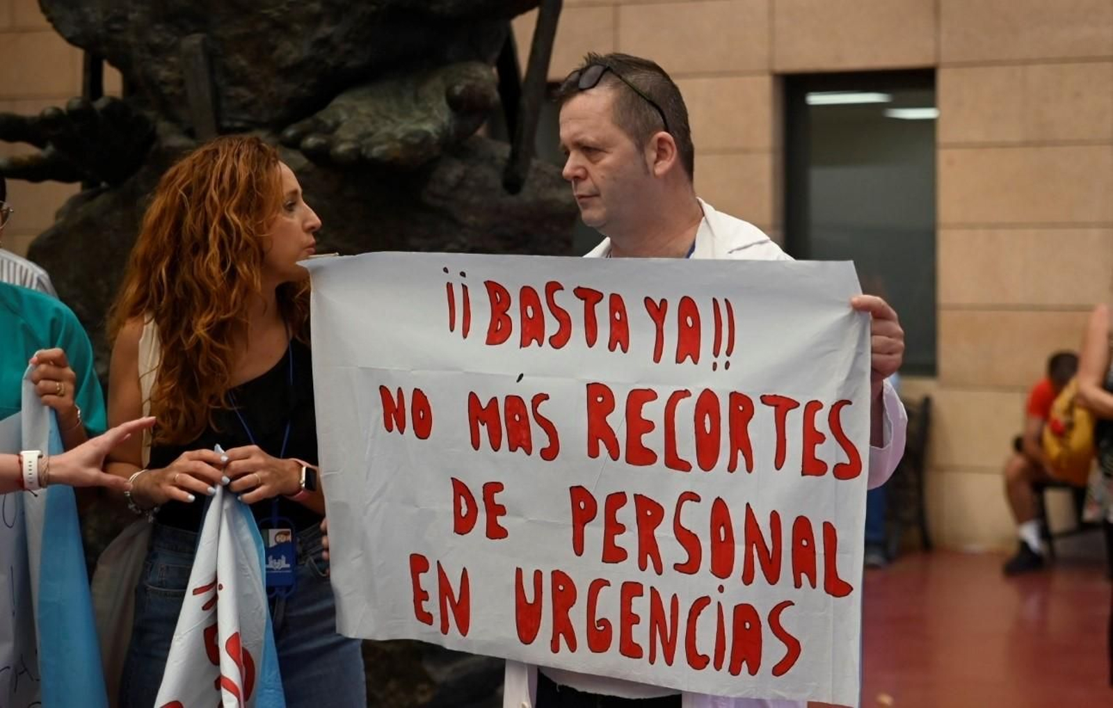 Las imágenes de la manifestación en el Hospital Reina Sofía por los recortes del SAS