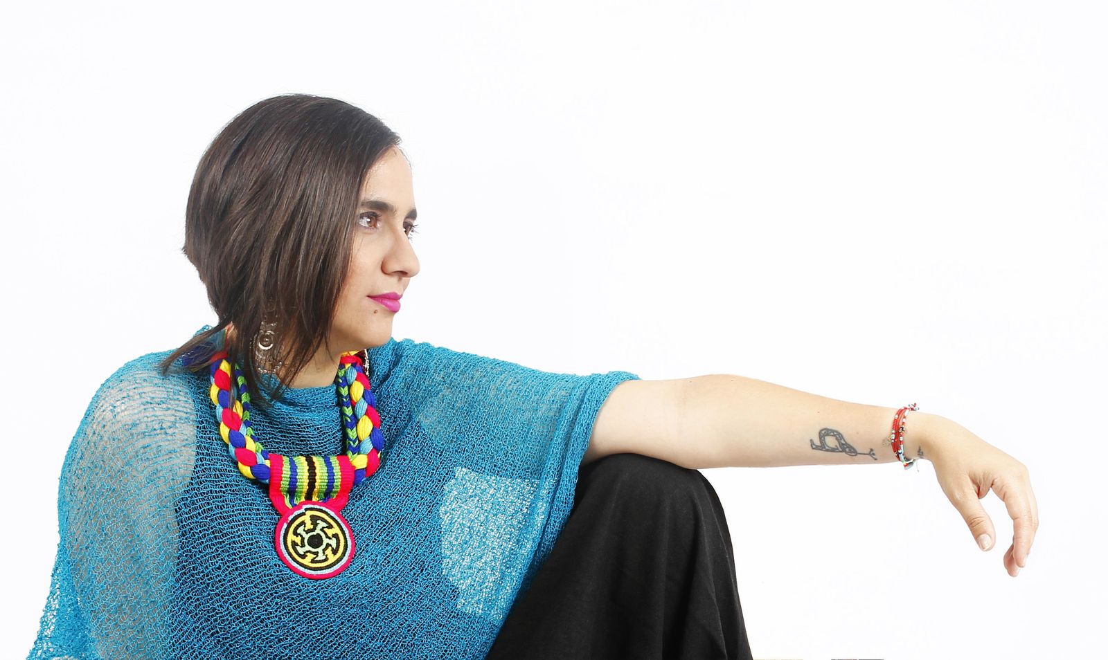 Marta GómezEntrevista"No hay nada que pueda derrotar al corazón, y el folklore es su forma de expresión"